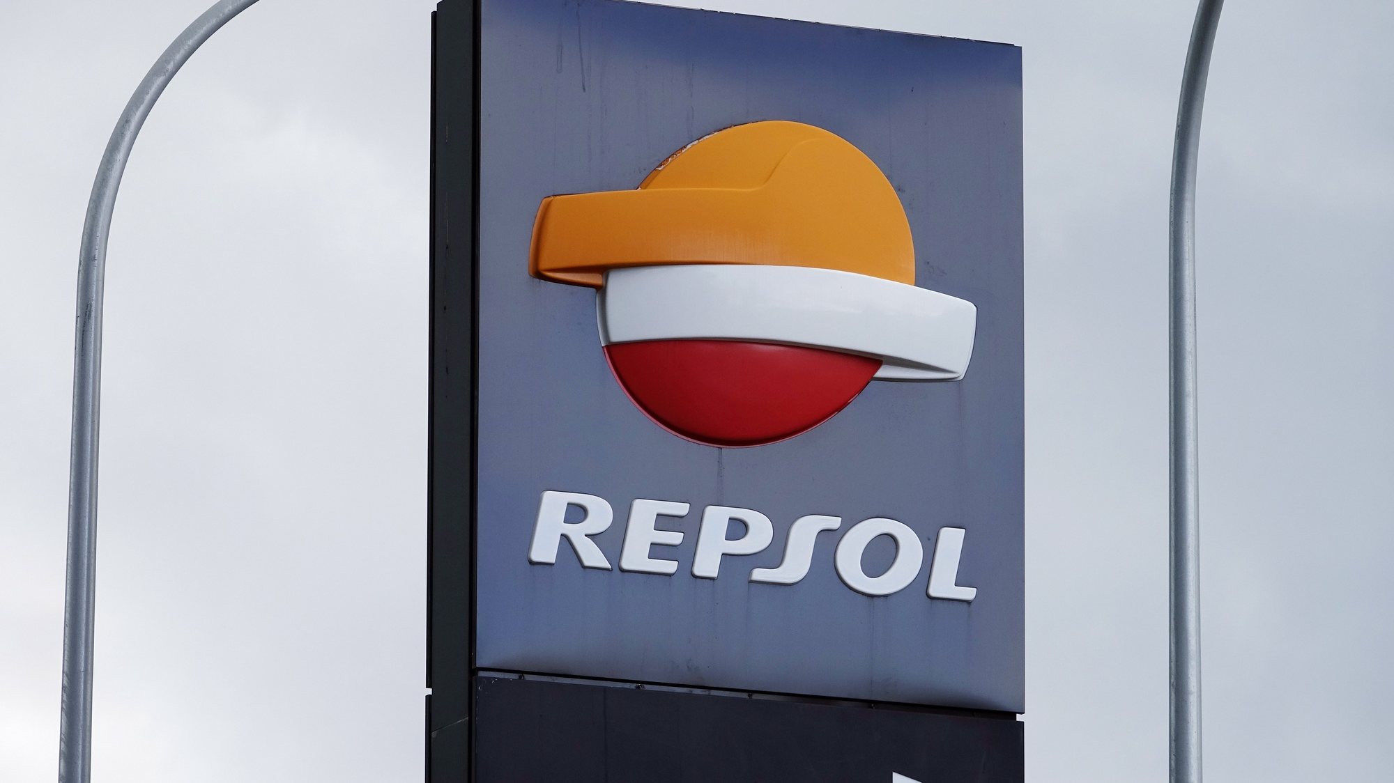 epa08562823 (FILE) - A general view of signage at a Repsol service station in Malaga, Spain, 16 October 2018 (reissued 23 July 2020). Repsol on 23 July 2020 released their first half-year 2020 results saying they posted an adjusted net income of 189 million euros for the first half of 2020 amid the Covid-19, coronavirus pandemic. Repsol said the pandemic that led to a historic fall in oil and gas prices resulted in a negative impact of 1.088 billion euros on the companys inventories as the company adjusted its price curves that in turn affected the book value of its Upstream assets and is reflected in special item results of -1.585 billion euros. As a result of the above, net income in the first half-year stood at -2.484 billion euros.  EPA/MAURITZ ANTIN *** Local Caption *** 54740854