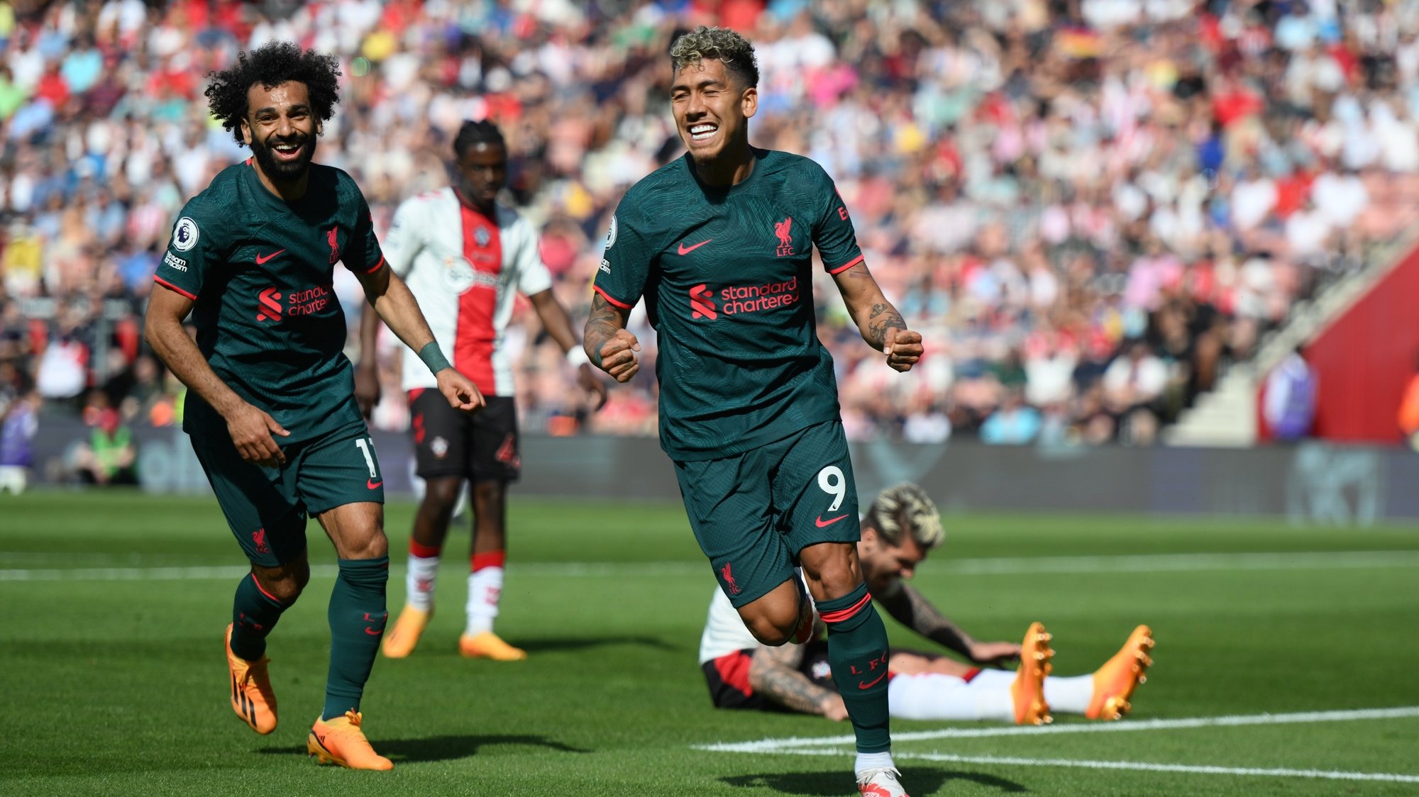 epa10660414 Liverpool&#039;s Roberto Firmino celebrates scoring their second goal during the English Premier League soccer match between Southampton FC and Liverpool FC, in Southampton, Britain, 28 May 2023.  EPA/DANIEL HAMBURY EDITORIAL USE ONLY. No use with unauthorized audio, video, data, fixture lists, club/league logos or &#039;live&#039; services. Online in-match use limited to 120 images, no video emulation. No use in betting, games or single club/league/player publications.