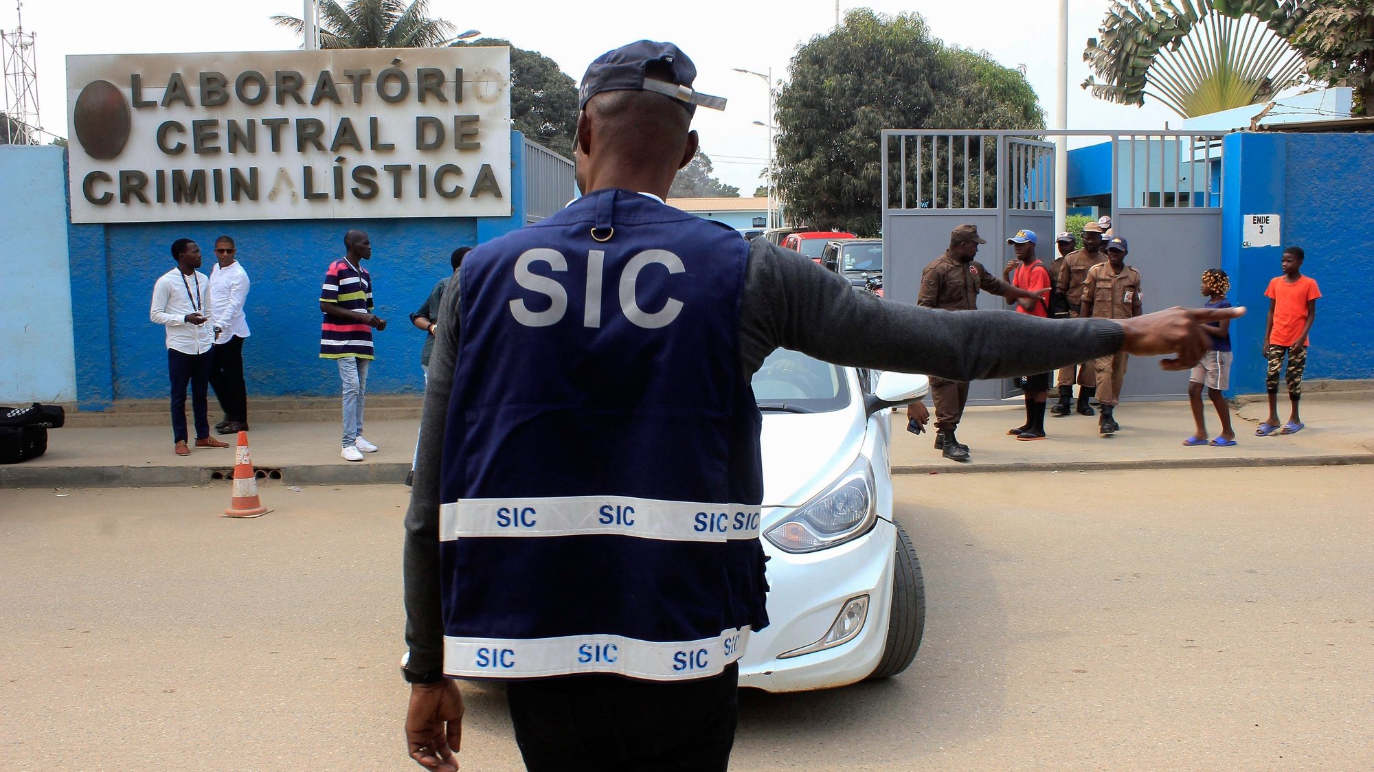 As autoridades angolanas apreenderam cerca de 700 quilogramas de marfim e de escamas de pangolim na sequência da detenção de um grupo de 13 criminosos, entre angolanos e estrangeiros, que se dedicavam à caça furtiva, na sede do Laboratório de Criminalística, em Luanda, Angola, 22 de agosto de 2019. AMPE ROGÉRIO/LUSA
