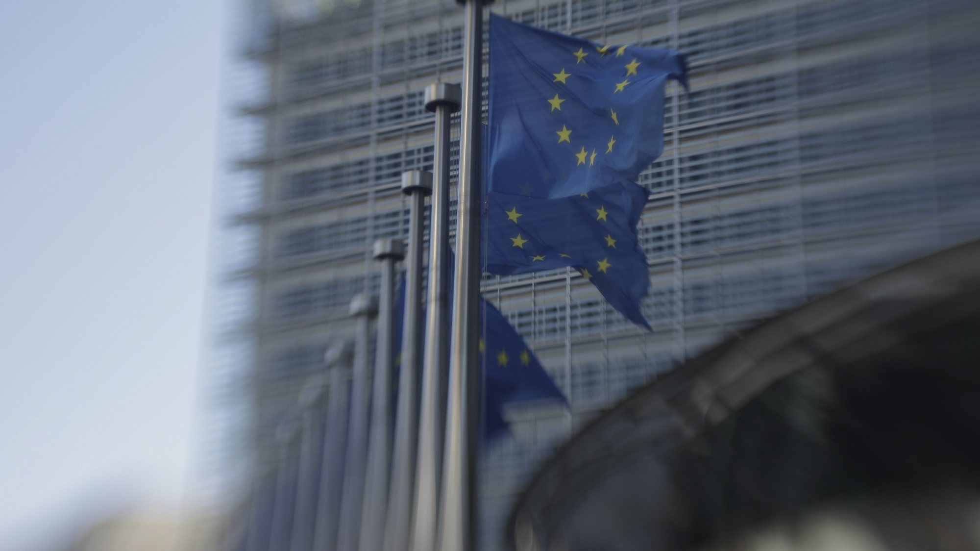 epa09911739 Picture made with Lensbaby of the European Commission headquarters called Berlaymont in Brussels, Belgium, 27 April 2022  EPA/OLIVIER HOSLET / POOL