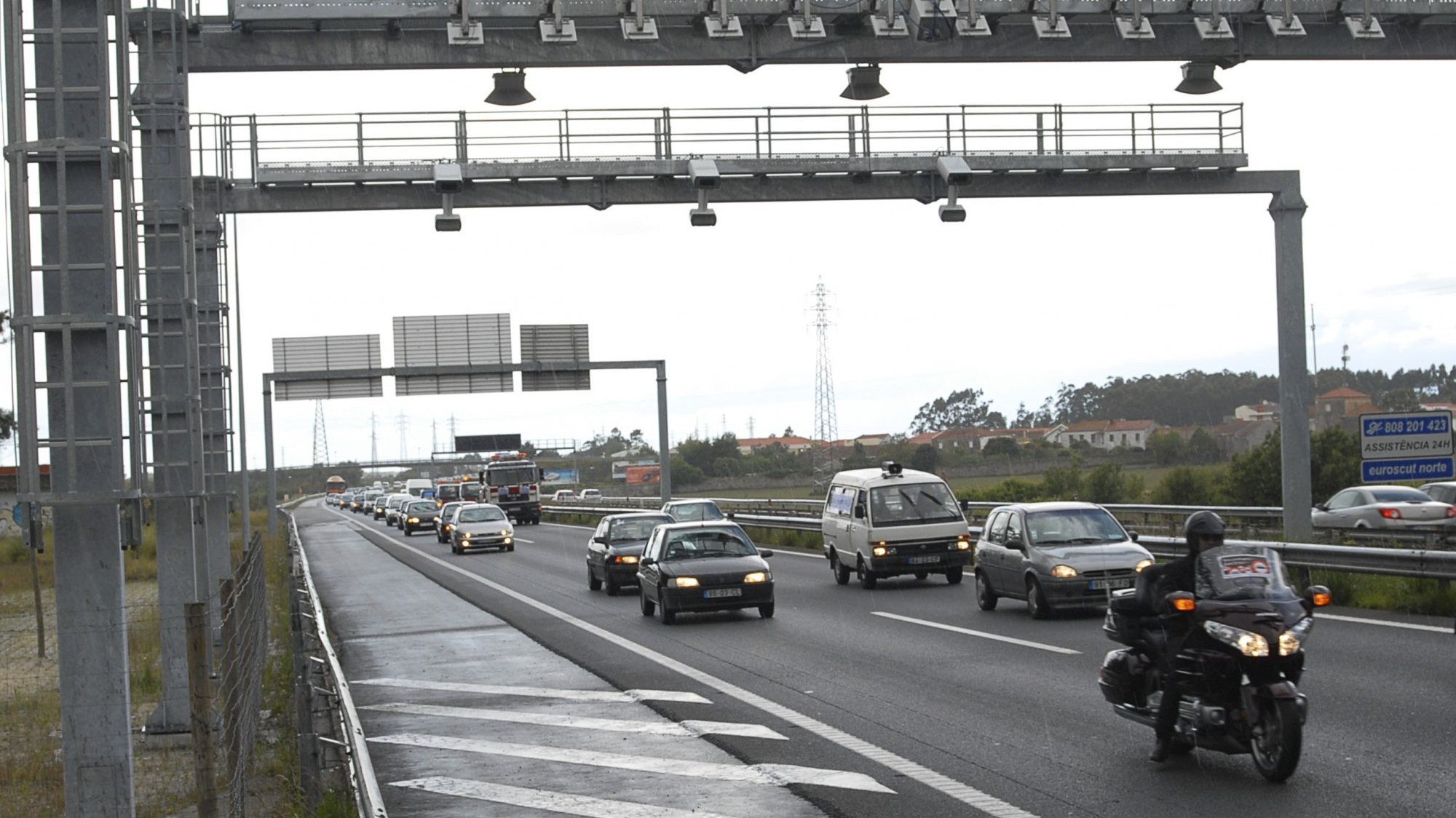 Os transportes representam mais de um quarto das emissões totais de gases com efeito de estufa na União Europeia