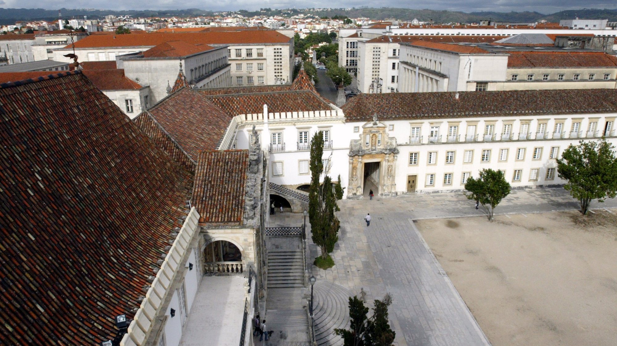 Vista geral da reitoria da Universidade de Coimbra, a 19 de Abril de 2007.
PAULO NOVAIS / LUSA