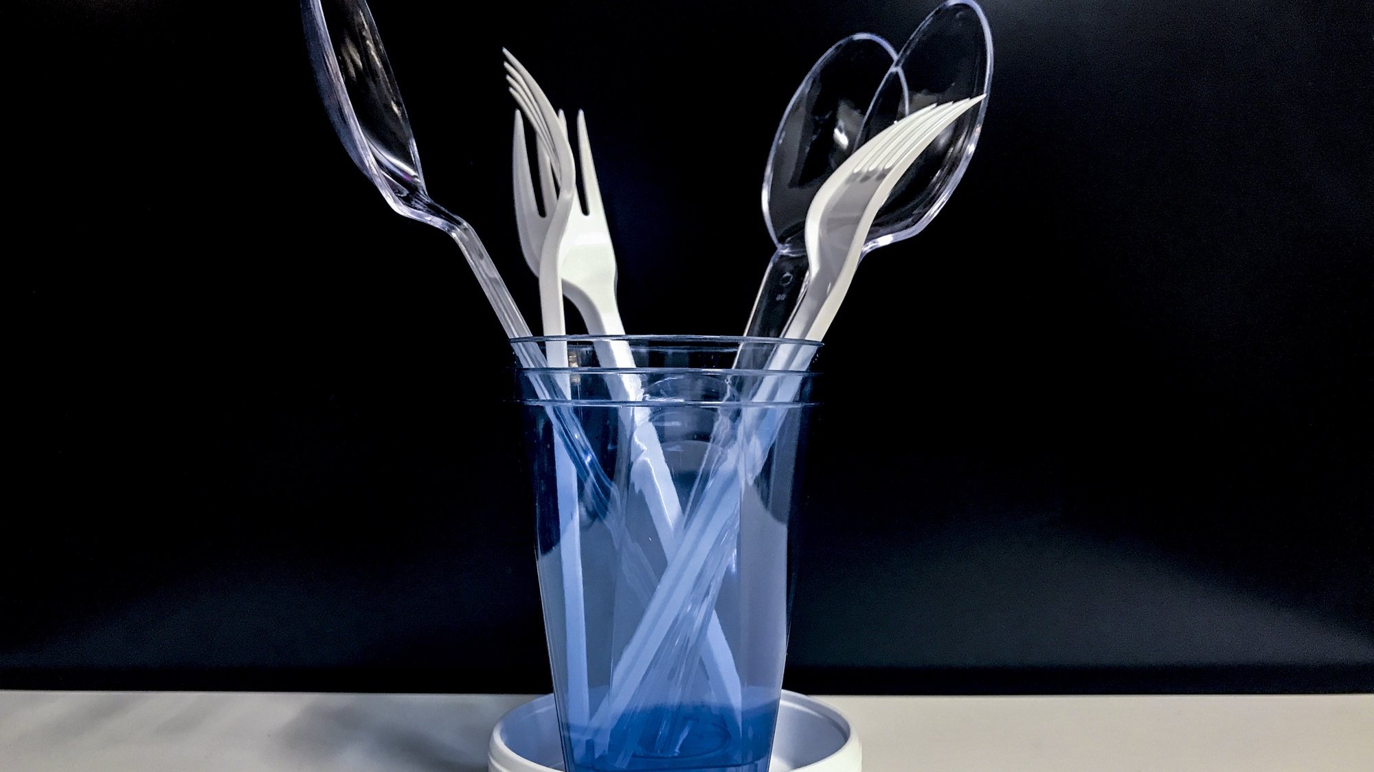 epa07240131 An illustration picture shows plastic spoons and forks placed in a plactic cup, in Oslo, Norway, 19 December 2018, in relation to the EU ban regulations on single use only plastic products. Single-use plastic items such as straws and polystyrene cups will be banned in the European Union by 2021, EU officials agreed late 18 December, as they passed measures to cut plastic use in a bid to reduce marine litter.  EPA/STIAN LYSBERG SOLUM NORWAY OUT