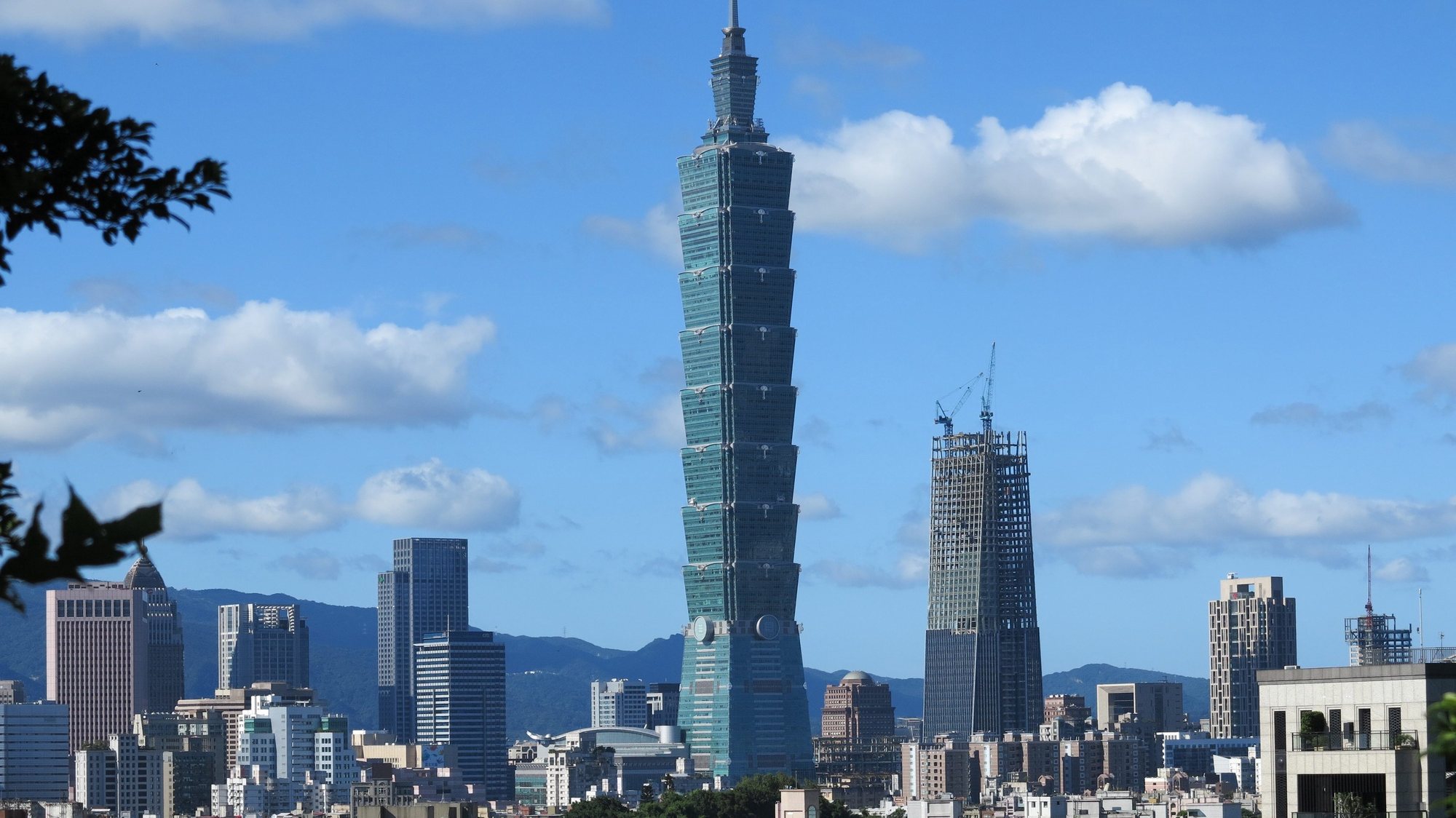 epa05426500 A photo made available on 15 July 2016 shows the Taipei 101 in Taipei, Taiwan, on 06 July 2016. On 15 July 2016, Taiwan announced that it will grant visa upon landing to Southeast Asian tourists. Starting 01 August 2016, people from Thailand and Brunei can visit Taiwan for 30 days under a trial programme lasting one year. Starting 01 September 2016, people from Indonesia, Vietnman, the Philippines, India, Myanmar, Cambodia and Laos - if within the past 10 years, they have acquired visa from the United States, Canada, the United Kingdom, Japan, Australia, New Zealand, South Korea and the Shengen Visa of the  European Union - can register online to apply for visa-free entry into Taiwan, Cabinet Spokesman Tong Chen-yuan said. He said that Taiwan hopes to attract 280,000 Southeast Asian visitors a year after the visa-upon-landing plan is launched. Taiwan received more than 10 million overseas visitors last year, and among these, four million were Chinese tourists. Tawian hopes to deversify the source of foreign tourists and wants to attract more Southeast and Muslim tourists.  EPA/DAVID CHANG