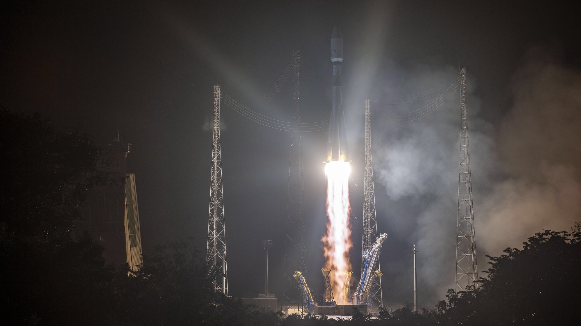 epa08078767 A handout photo made available by ESA-CNES-ARIANESPACE shows the Soyuz VS23 rocket transprting ESA&#039;s Cheops satellite and other satellites into space during launch at Europe&#039;s Spaceport in Kourou, French Guiana, 18 December 2019. ESA successfully launched CHEOPS, its &#039;Characterising Exoplanet Satellite&#039;, which was originally planned to launch a day earlier, but had been to be postponed due to a software problem.  EPA/JM GUILLON / ESA-CNES-ARIANESPAC MANDATORY CREDIT HANDOUT EDITORIAL USE ONLY/NO SALES