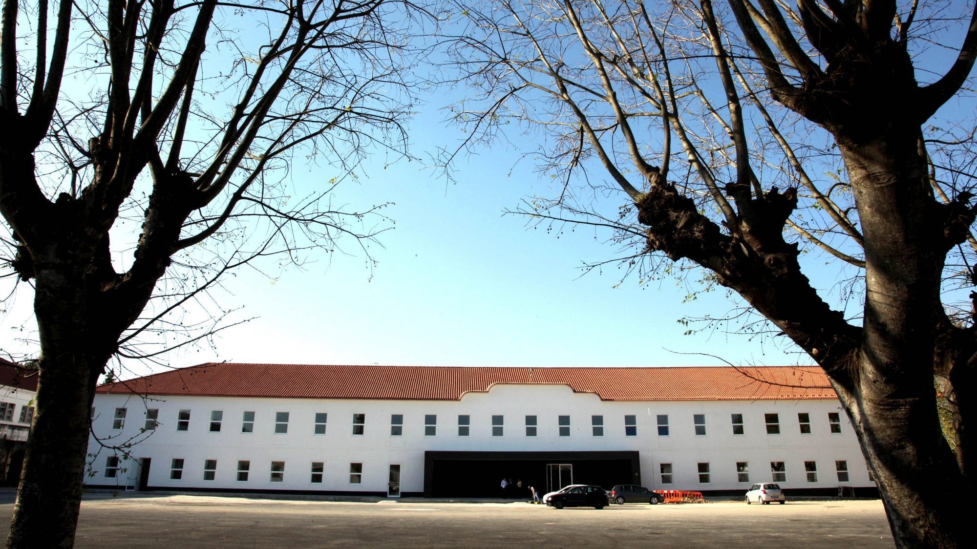 O Tribunal da Concorrência situa-se num antigo quartel militar em Santarém