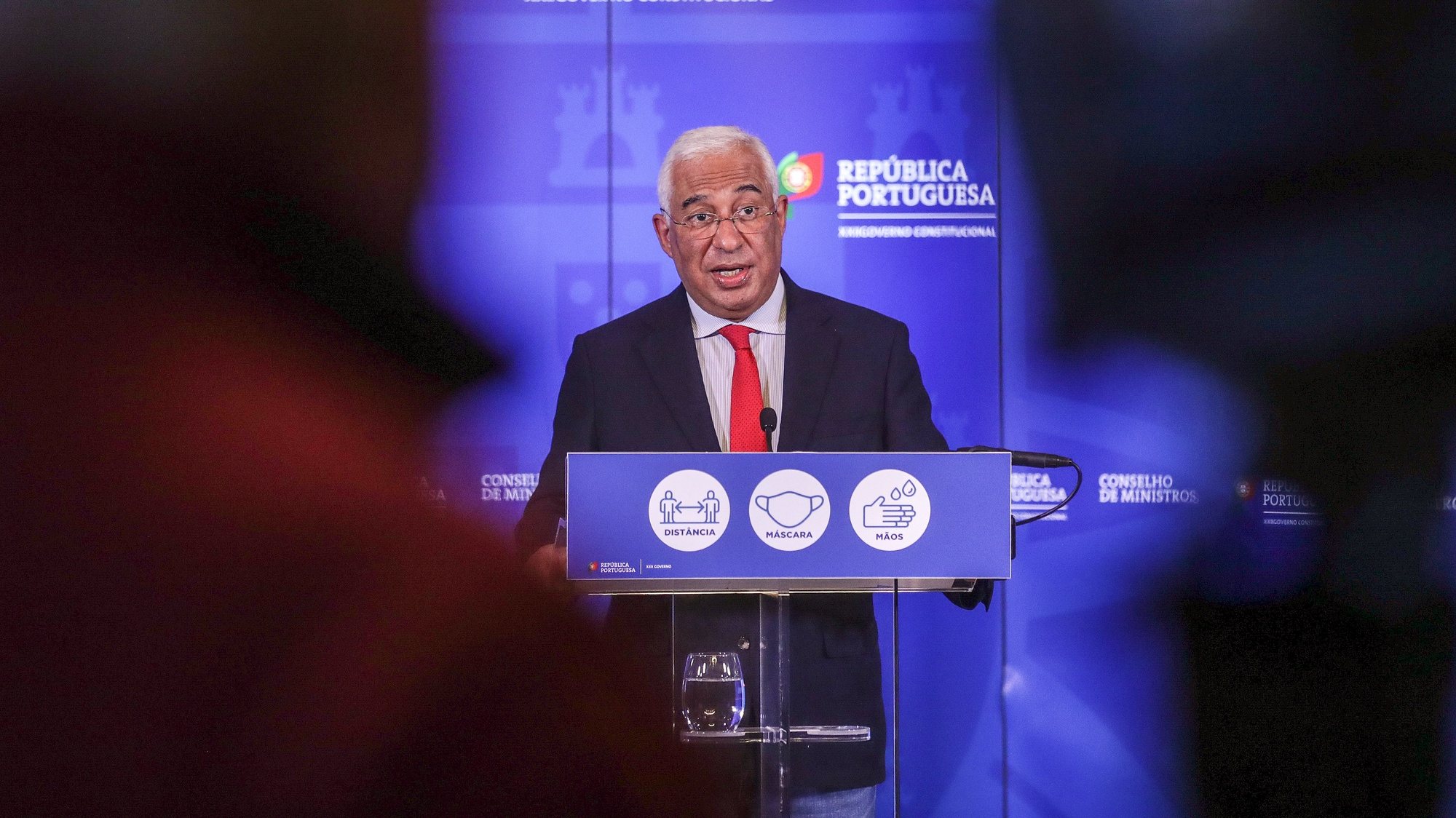 epa08864255 Portuguese Prime Minister Antonio Costa during the announcement of new restrictive measures for the Christmas season in the fight against the Covid-19 pandemic in the country, in Lisbon, Portugal, 05 December 2020.  EPA/TIAGO PETINGA