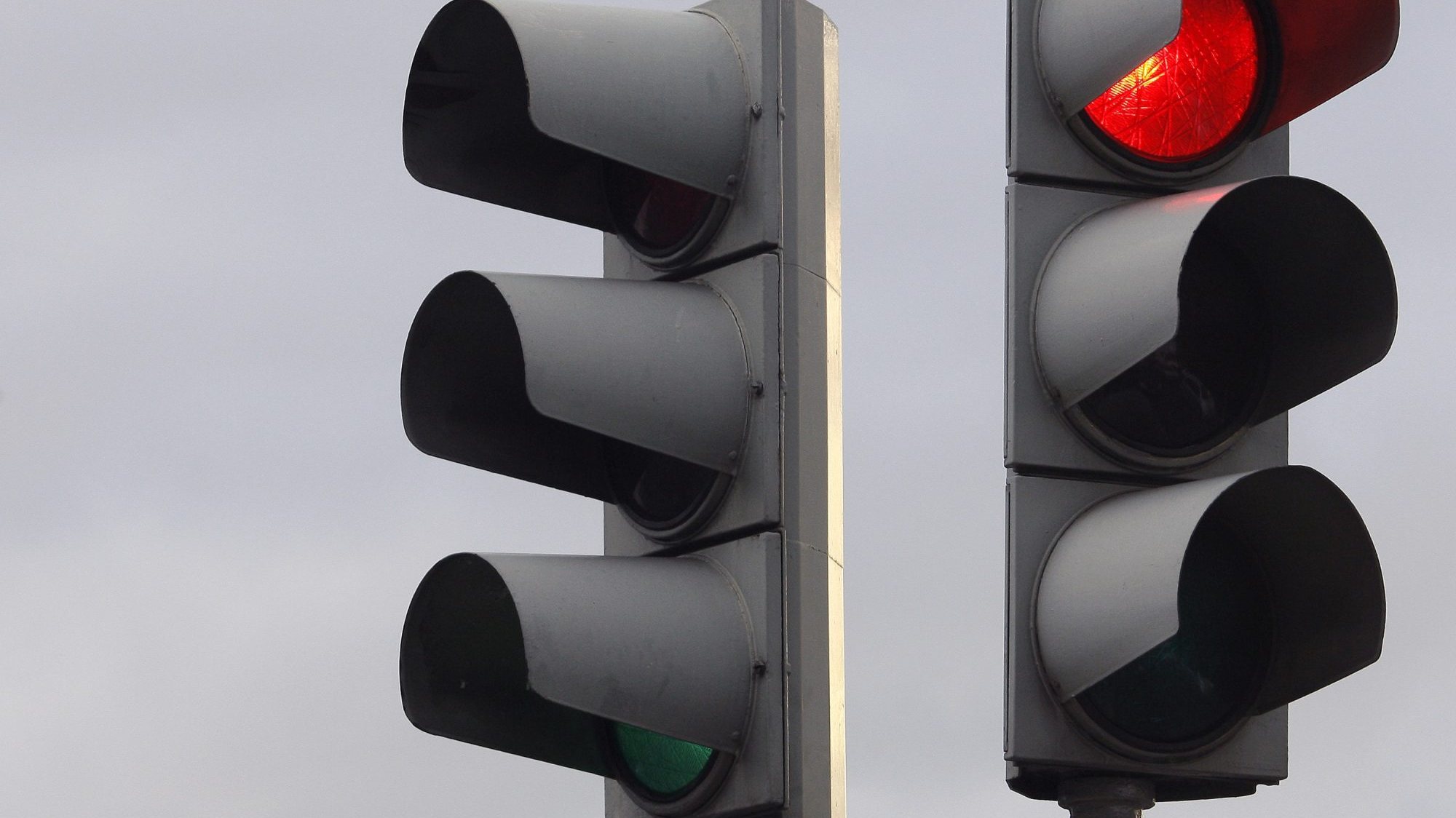 O Tribunal Central Administrativo do Norte permitiu a adjudicação do concurso para a substituição de semáforos à Sóltrafego