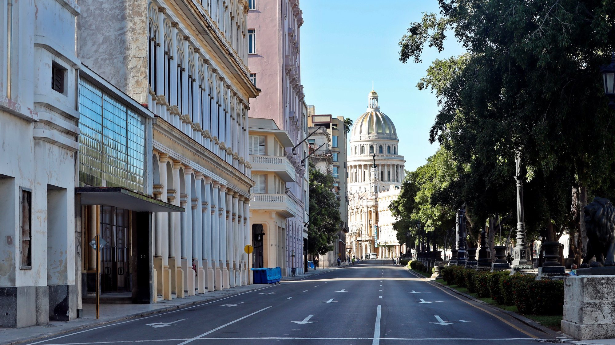 epa08639796 View of an empty Paseo del Prado avenue in Havana, Cuba, 01 September 2020. From 01 Septmeber and for least 15 days, Havana will be under the most restrictive measures imposed by the Government of Cuba since the beginning of the pandemic, which include a curfew from seven in the evening and the prohibition to leave the city and hefty fines for defaulters.  EPA/Ernesto Mastrascusa