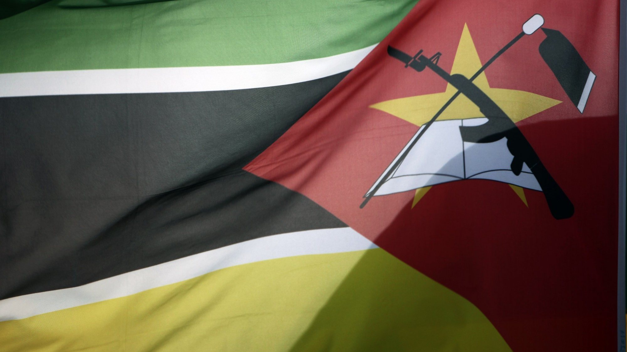 As eleições gerais de 15 de outubro deram vitórias por maioria absoluta à Frente de Libertação de Moçambique