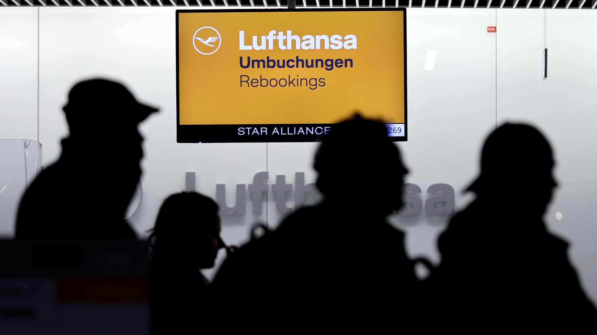 epa11117221 A display board of Lufthansa during a strike of aviation security staff at the airport in Frankfurt, Germany, 01 February 2024. The United Services Union (ver.di) is calling for all-day strikes at several German airports on 01 February 2024. Strikes will take place at the airports in Hamburg, Bremen, Hanover, Berlin, Cologne, Duesseldorf, Leipzig, Dresden, Erfurt, Frankfurt/Main and Stuttgart.  EPA/RONALD WITTEK