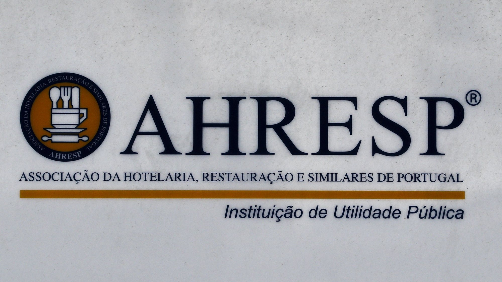 Placa da  Associação da Hotelaria, Restauração e Similares de Portugal (AHRESP), em Lisboa, 10 de agosto de 2021. ANTÓNIO COTRIM/LUSA