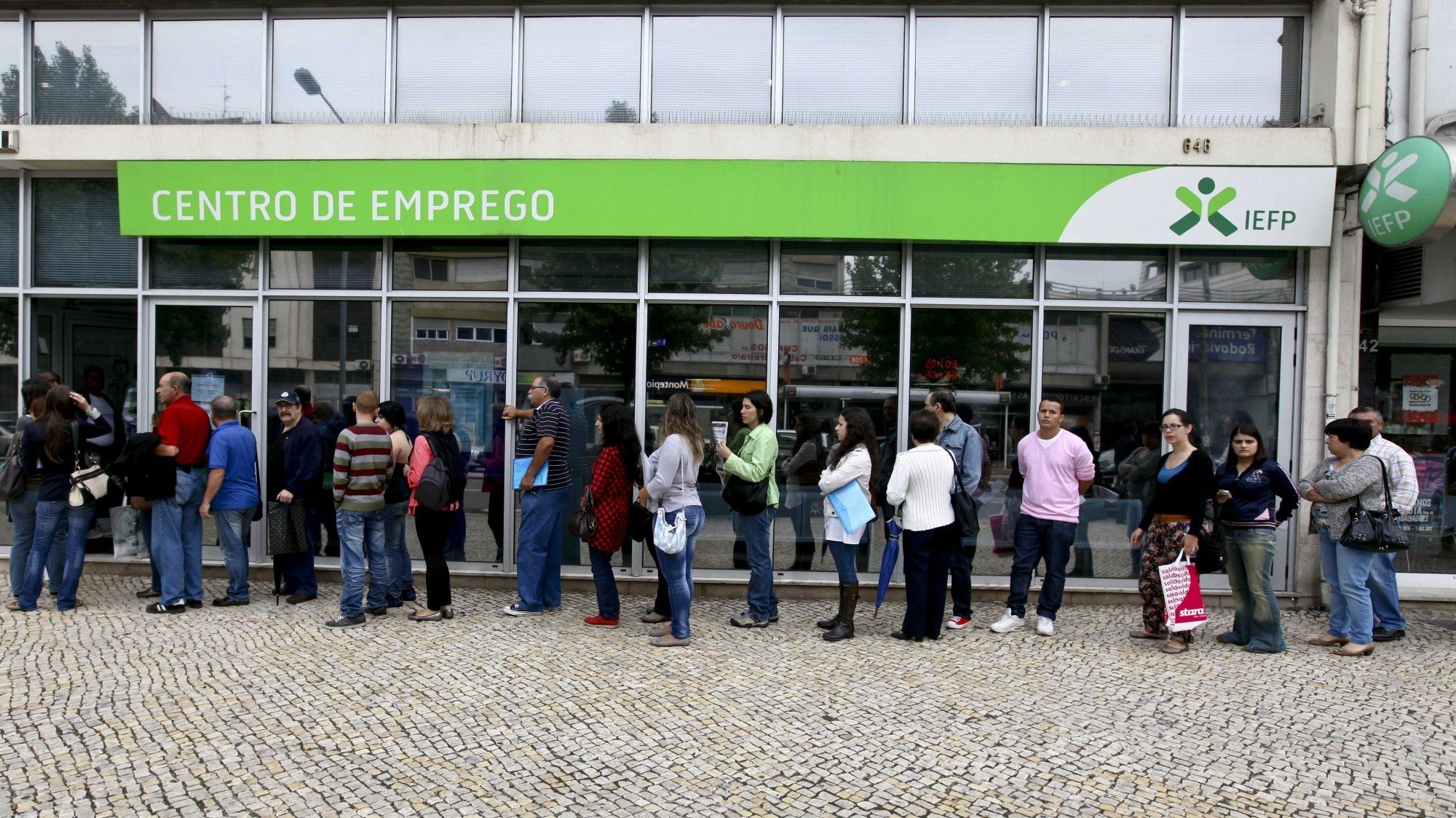O FMI prevê uma queda da economia portuguesa de 10% em 2020, e uma recuperação de 6,5% para 2021