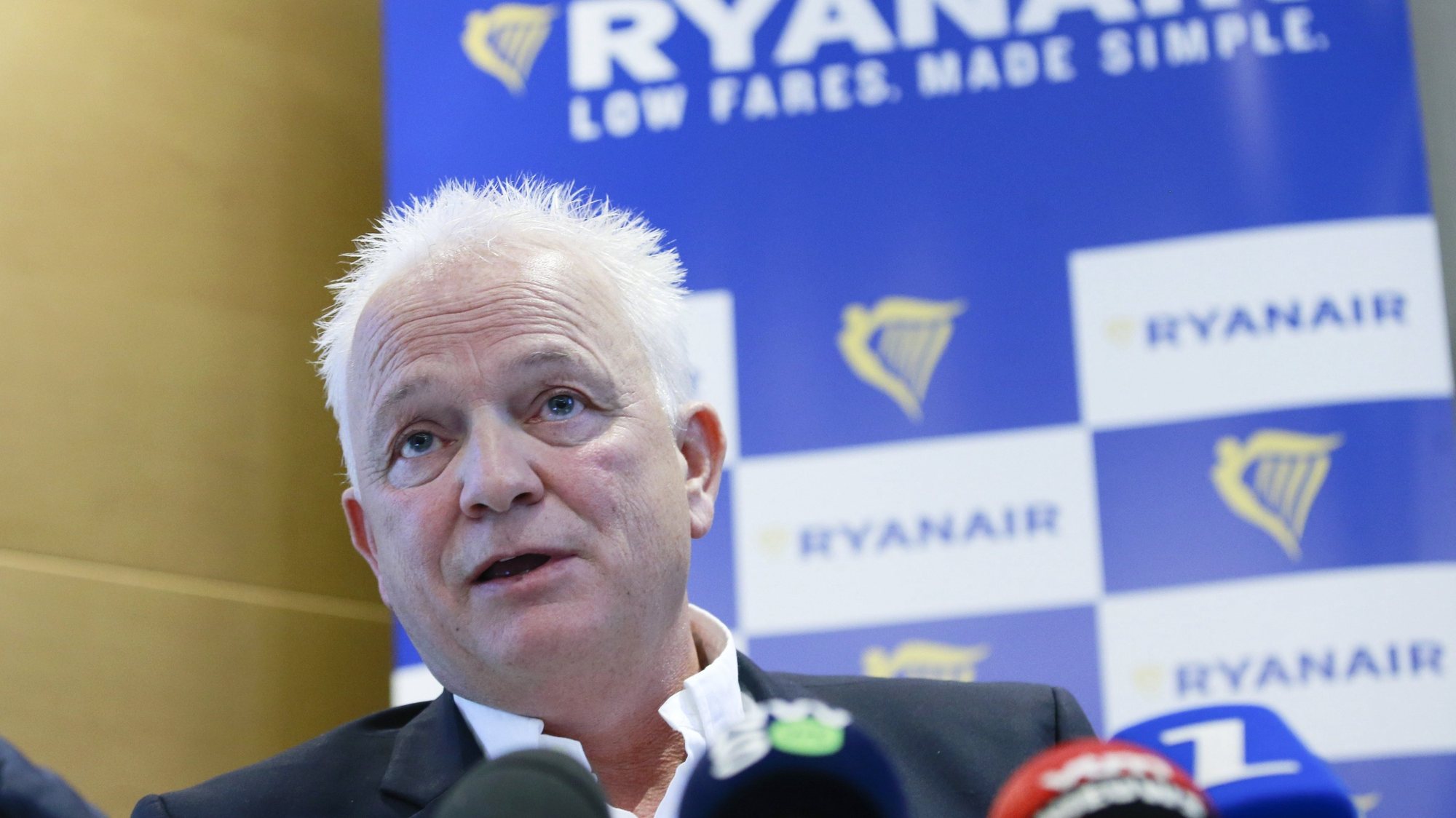 epa06203889 Ryanair&#039;s Chief People Officer Eddie Wilson gives a press conference in Brussels, Belgium, 14 September 2017. Wilson commented on the decision by European Court of Justice (ECJ) in the so-called &#039;Mons&#039; case to rule in favour of Irish low-cost carrier Ryanair and reject the CTC Union&#039;s argument.  EPA/OLIVIER HOSLET