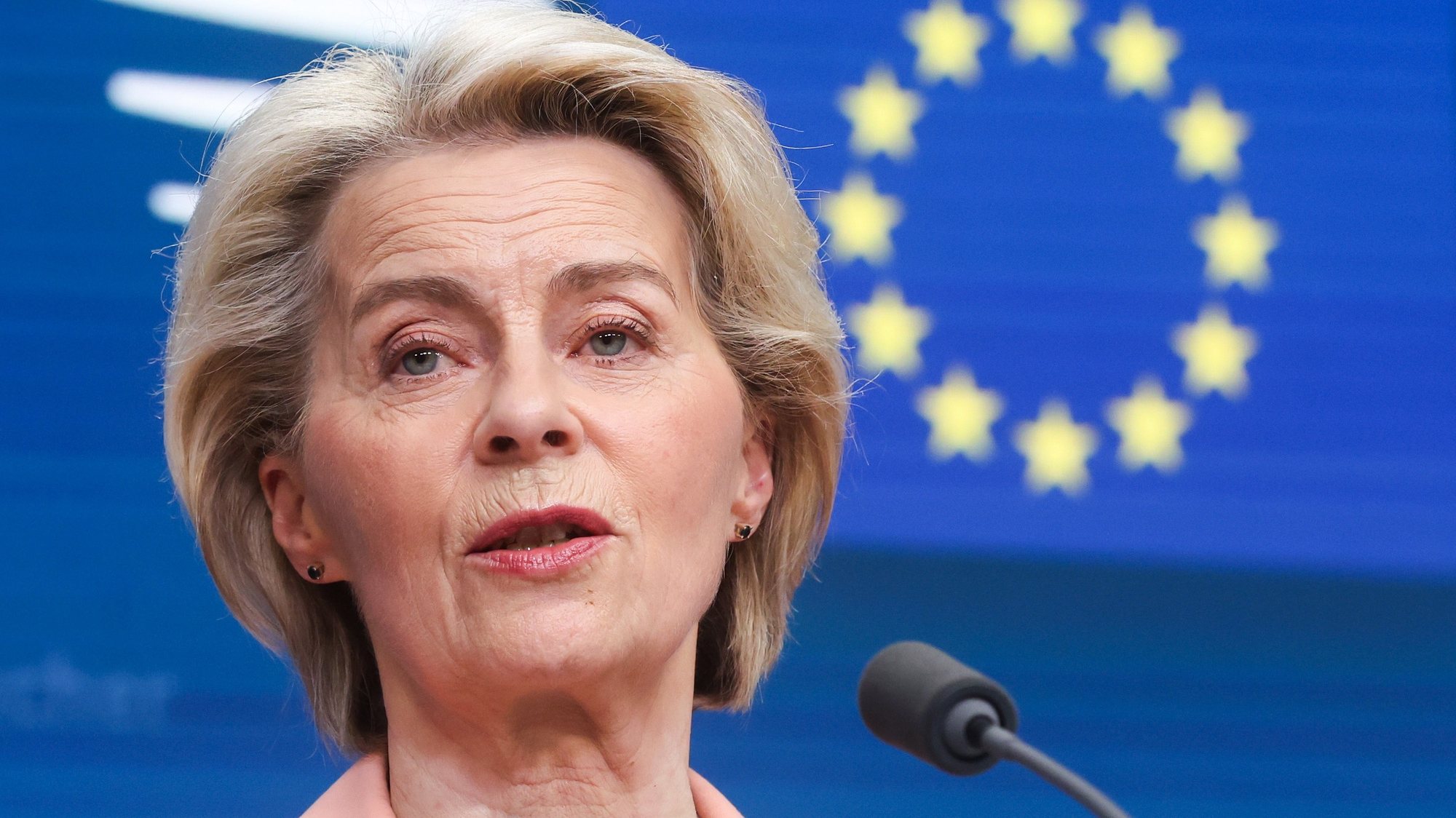 epa11235130 European Commission President Ursula von der Leyen addresses a press conference at the end of the first day of a two-day EU summit in Brussels, Belgium, 21 March 2024. EU leaders are meeting in Brussels to discuss continued support for Ukraine, the developing situation in the Middle East, security and defense, enlargement, external relations, migration, agriculture as well as the European semester.  EPA/OLIVIER HOSLET