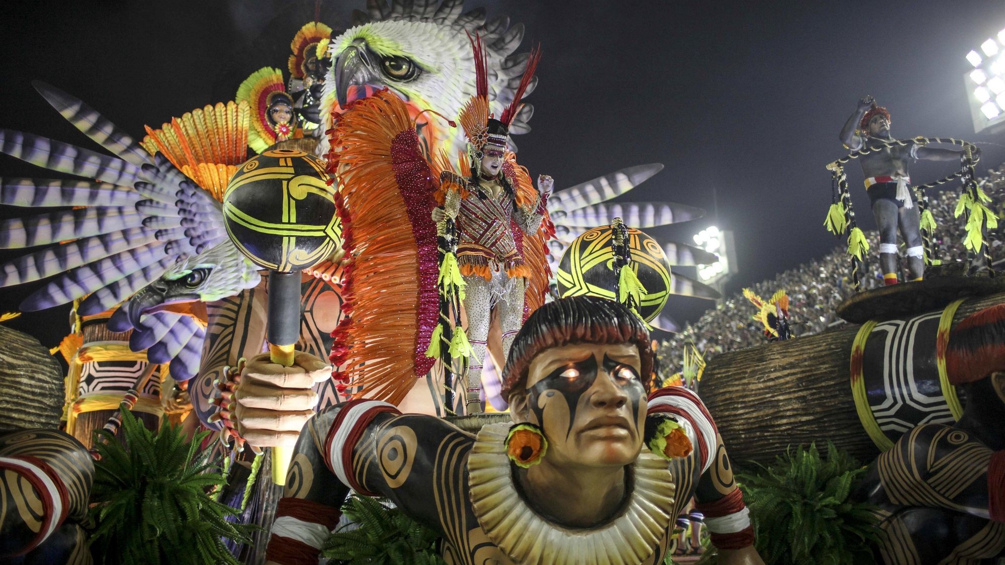 epa05818148 A float of the samba school Special Group Imperatriz Leopoldinense accompanies the troupe during a parade held during Rio de Janeiro&#039;s Carnival at the Sambodromo in Rio de Janeiro, Brazil, 26 February 2017.  EPA/ANTONIO LACERDA