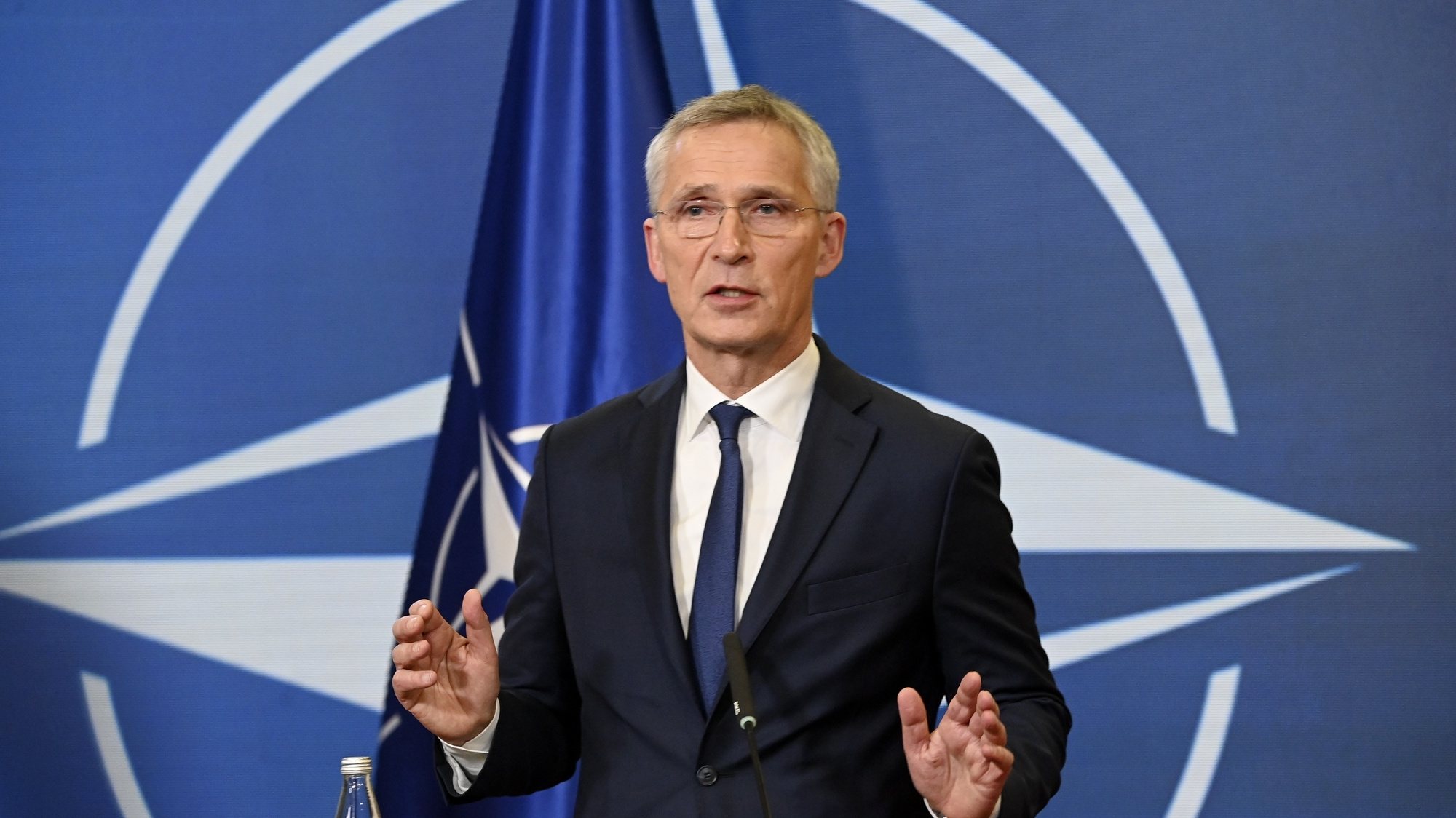 epa10987934 NATO Secretary General Jens Stoltenberg speaks during a joint press conference with North Macedonia&#039;s Prime Minister Dimitar Kovacevski (unseen) in Skopje, Republic of North Macedonia, 21 November 2023. The Secretary of the North Atlantic Treaty Organization (NATO) arrived for a two days official visit to North Macedonia.  EPA/GEORGI LICOVSKI