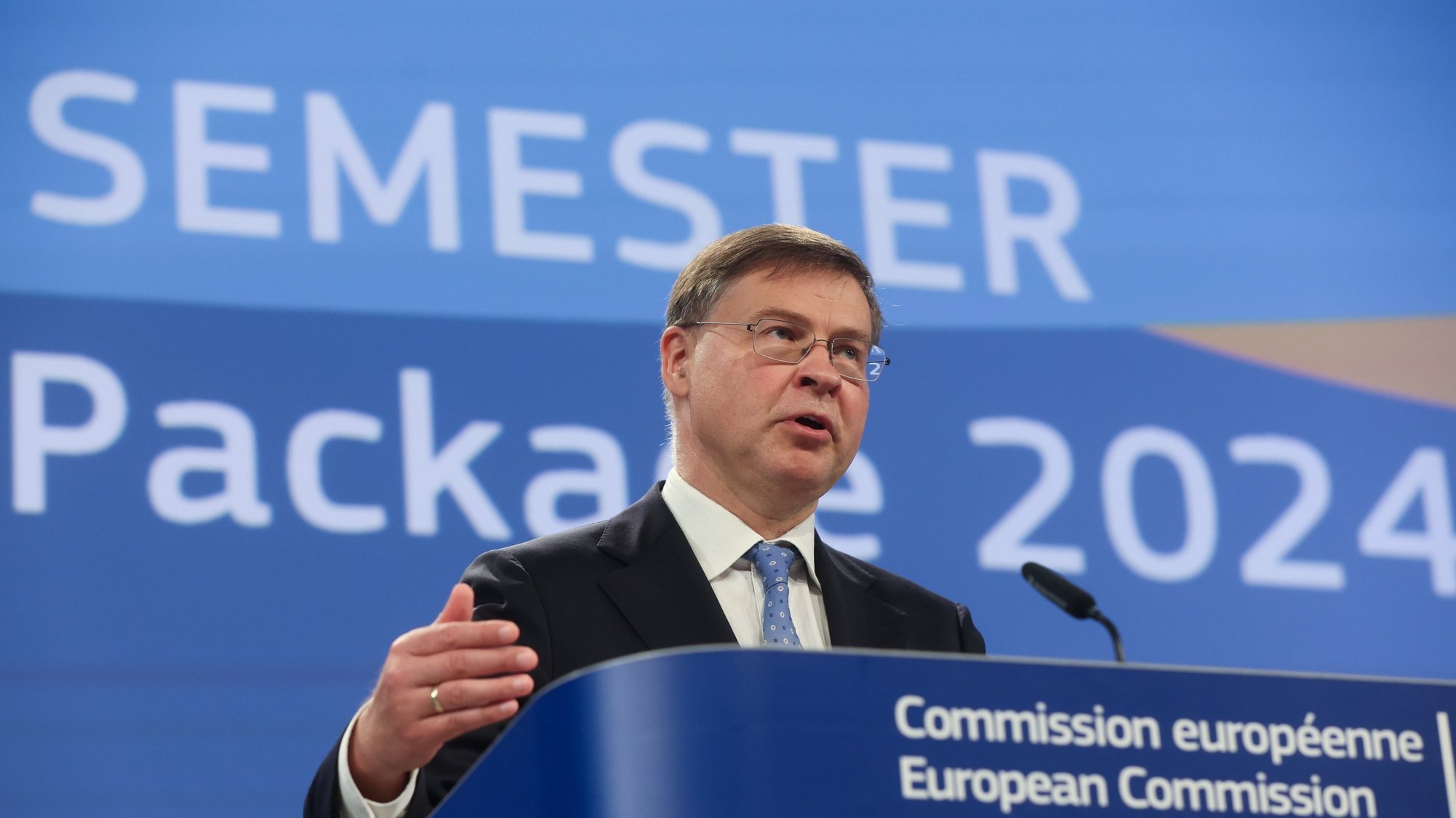 epa11421991 European Commission Executive Vice-President Valdis Dombrovskis gives a press conference on the Economy 2024 European Semester Spring Package, in Brussels, Belgium, 19 June 2024. The EU Commission said the opening of a deficit-based excessive deficit procedure is warranted for seven Member States: Belgium, France, Italy, Hungary, Malta, Poland and Slovakia, in light of assessment contained in the report on compliance with the deficit criterion.  EPA/OLIVIER HOSLET