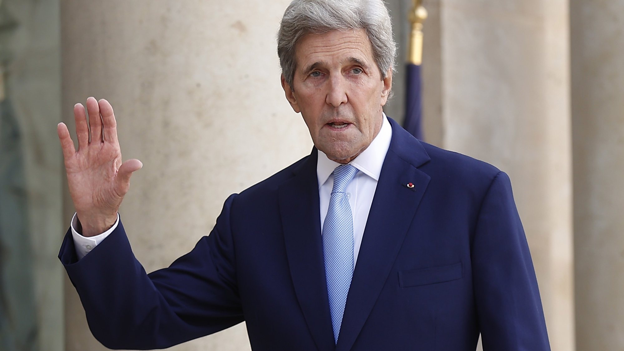 epa09505389 US Special Presidential Envoy for Climate John Kerry arrives for a One Planet Summit meeting with French President Emmanuel Macron (unseen) at the Elysee Palace in Paris, France, 04 September 2021.  EPA/IAN LANGSDON