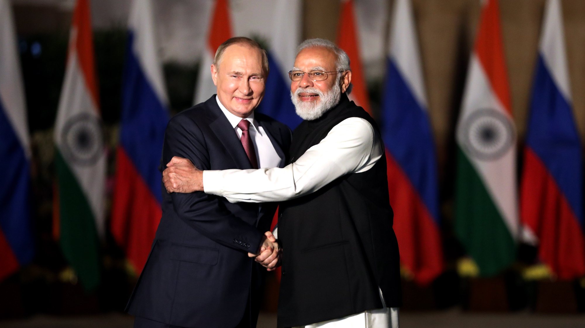 Narendra Modi, PM da indiano, com Vladimir Putin, PR russo
