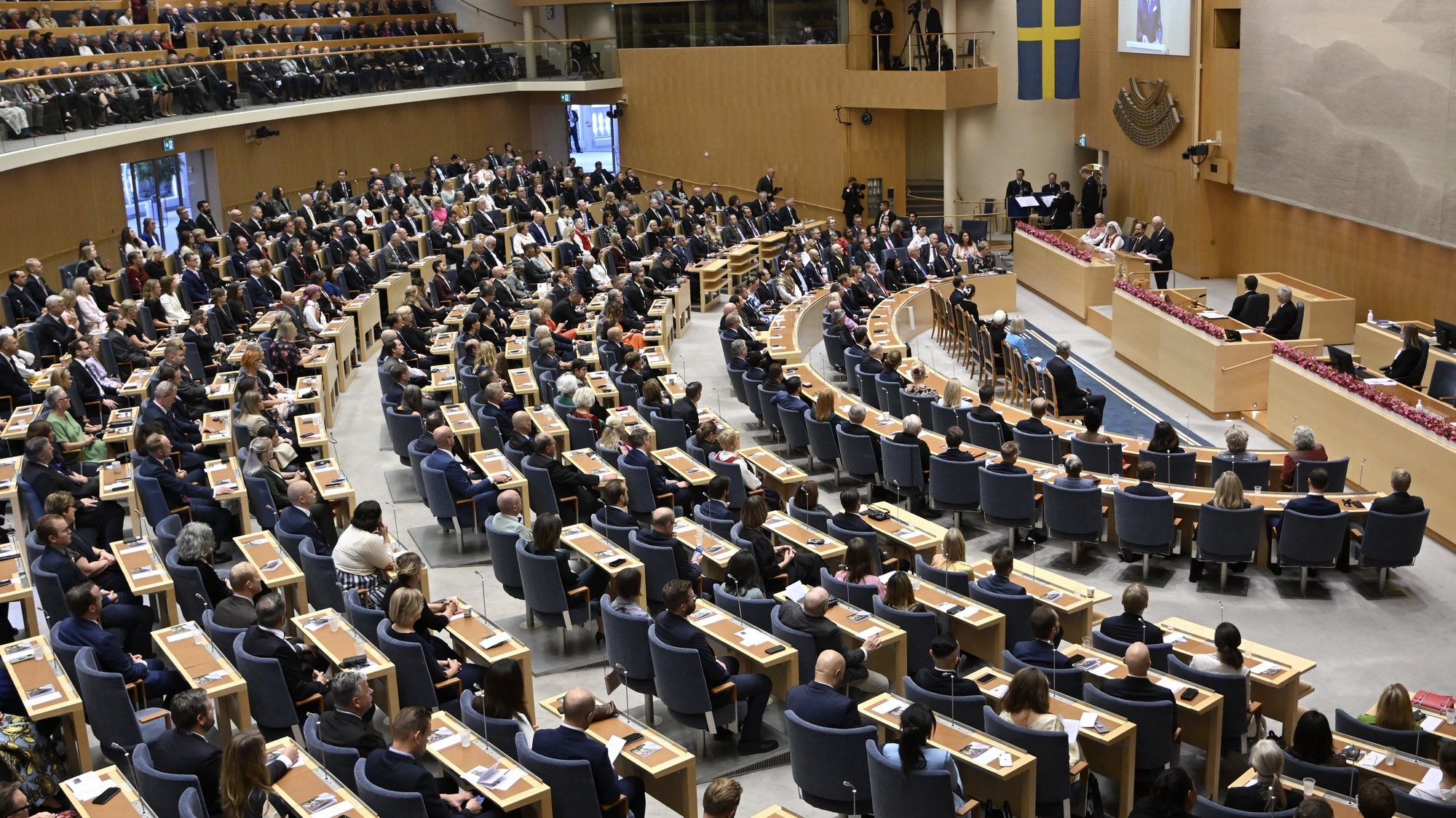 epa10210500 The opening of the Riksdag session in Stockholm, Sweden, 27 September 2022.  EPA/Anders Wiklund/TT  SWEDEN OUT