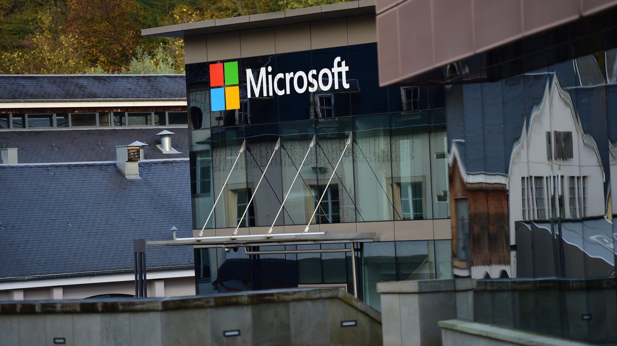 A Microsoft passa a ser acionista da bolsa de Londres.
