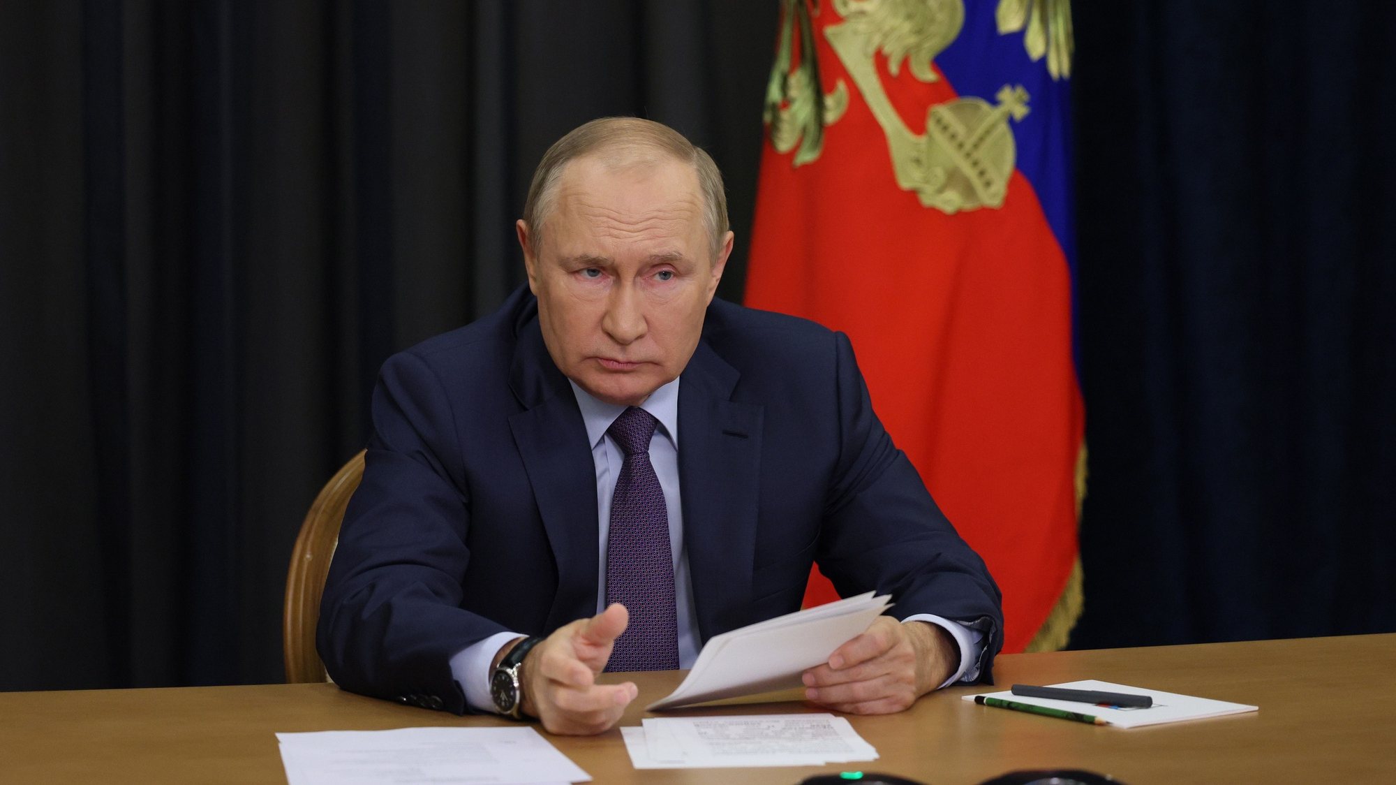epa10209147 Russian President Vladimir Putin chairs a meeting on agriculture issues via teleconference call, in Sochi, Russia, 27 September 2022.  EPA/GAVRIIL GRIGOROV / SPUTNIK / KREMLIN POOL MANDATORY CREDIT