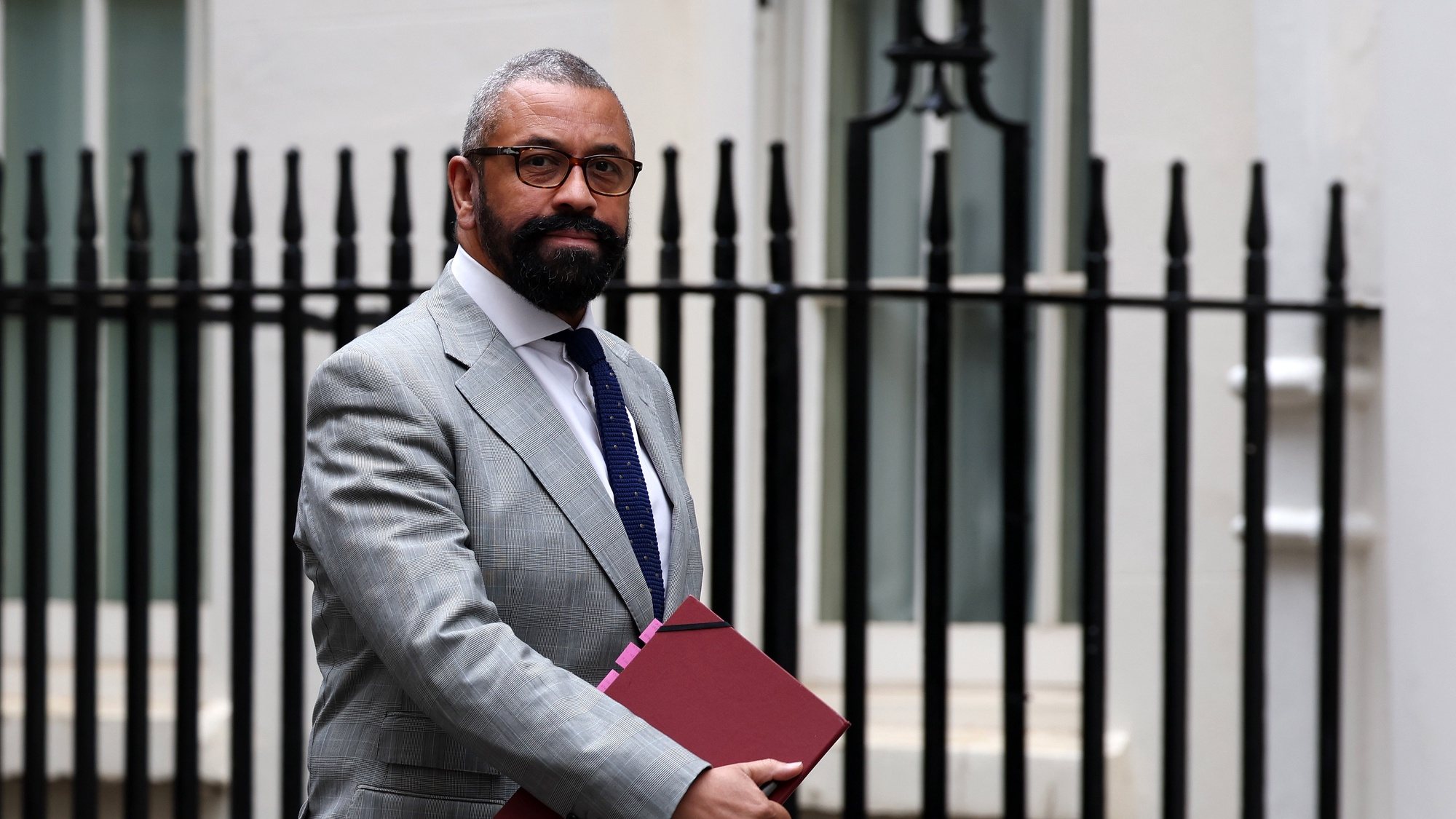 epa10725618 British Secretary of State for Foreign, Commonwealth and Development Affairs, James Cleverly arrives for a cabinet meeting at 10 Downing Street in London, Britain, 04 July 2023.  EPA/ANDY RAIN