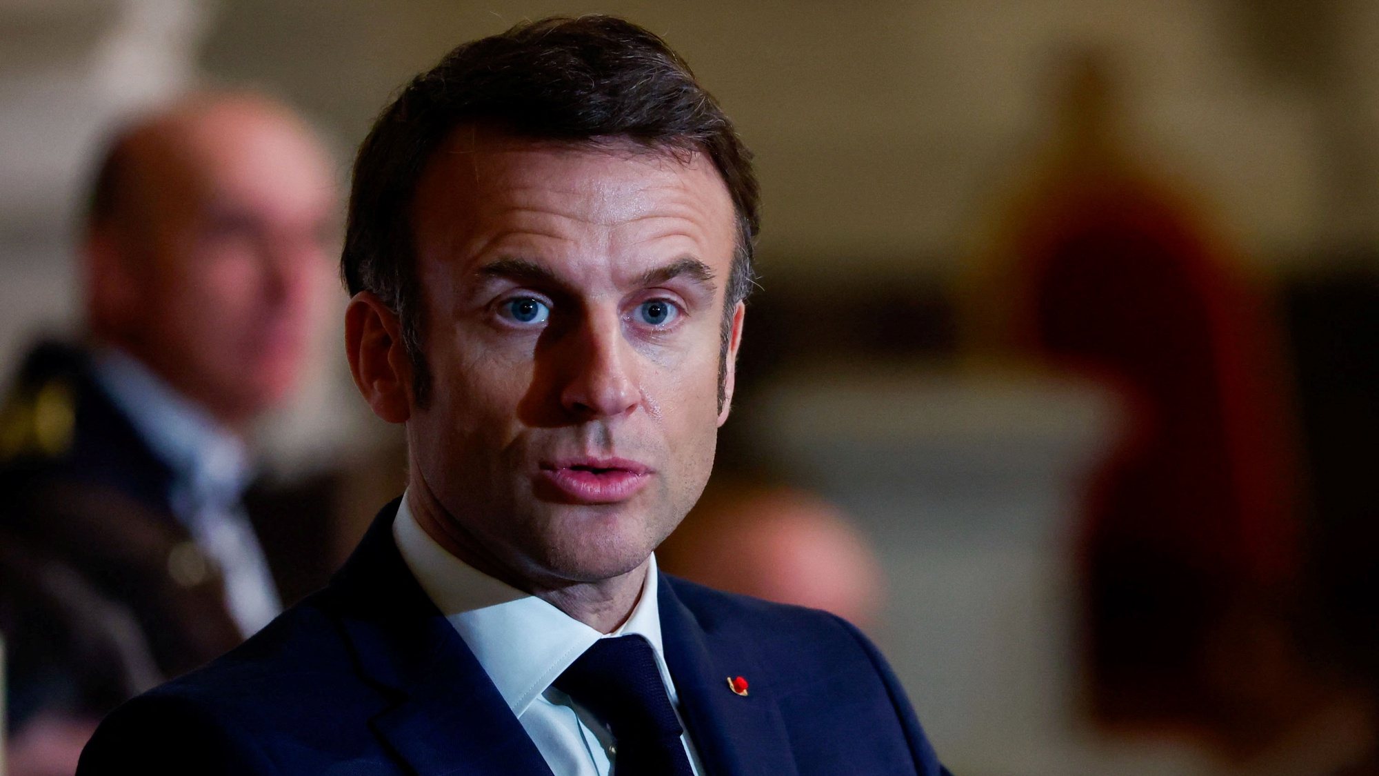 Presidente francês Macron manda fechar todas as escolas do país devido ao  coronavírus - Revista de Imprensa