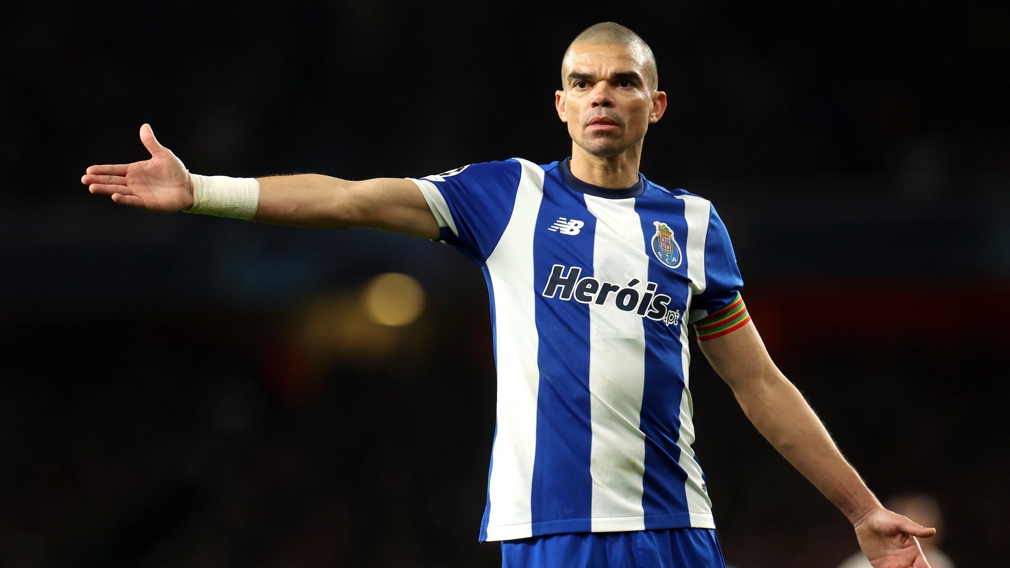 epa11217557 Porto captain Pepe gestures during the UEFA Champions League Round of 16, 2nd leg match between Arsenal and Porto in London, Britain, 12 March 2024.  EPA/NEIL HALL