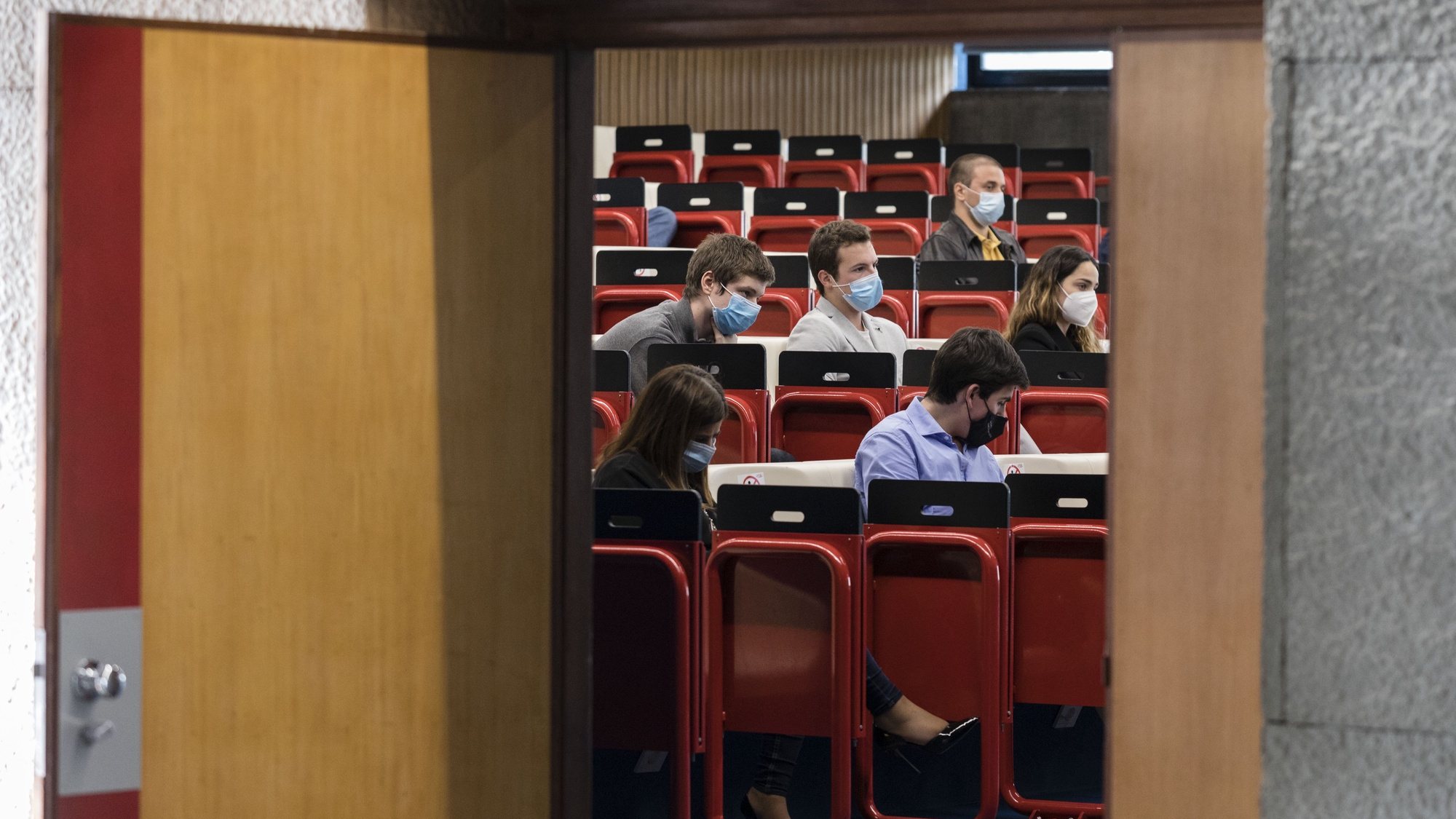 Aula presencial na Faculdade de Economia da Universidade do Porto