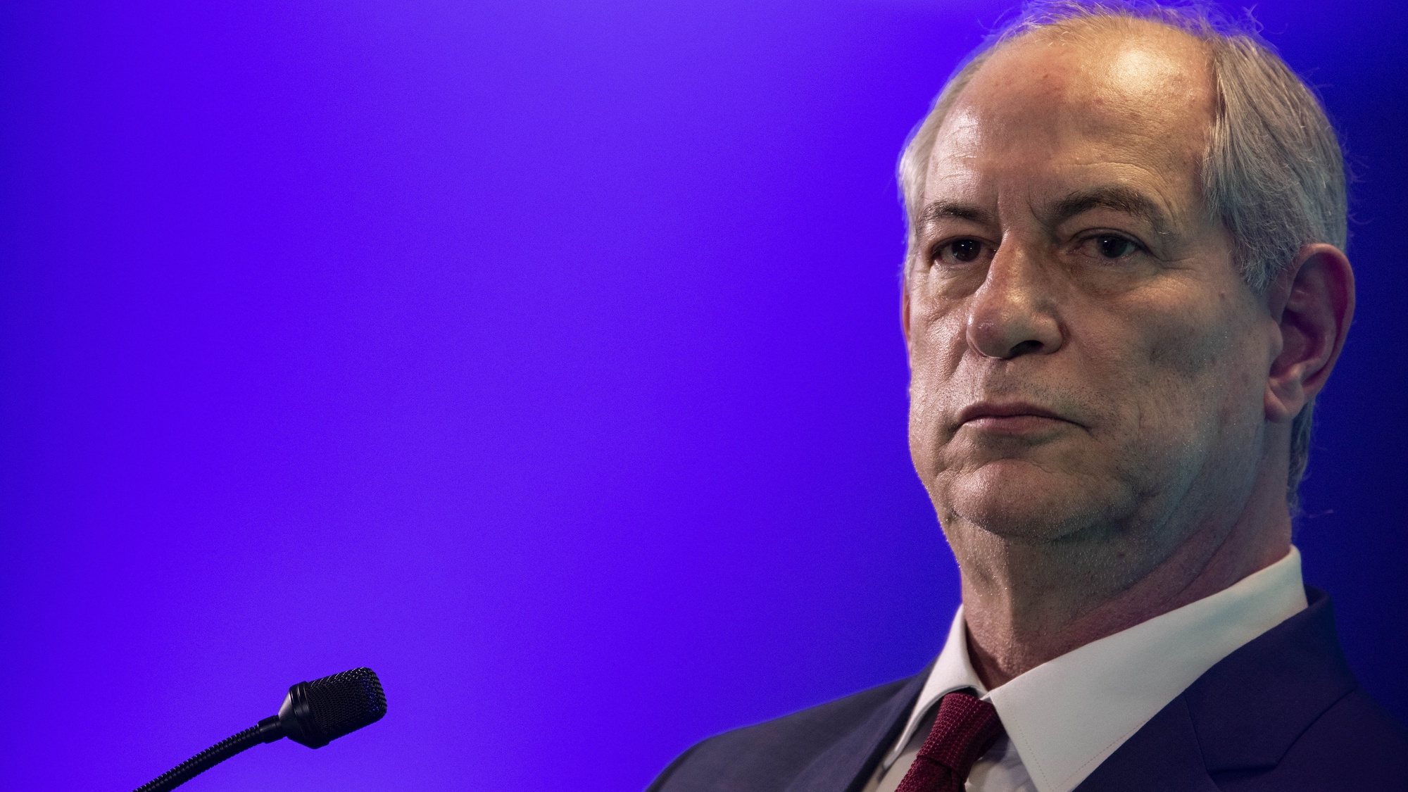 epa10147723 Ciro Gomes, Brazilian presidential candidate for the Democratic Labor Party (PDT), participates in the debate &#039;Dialogue with Candidates for the Presidency of the Republic&#039;, promoted by the National Union of Trade and Services Entities (UNECS), in Brasilia, Brazil, 30 August 2022. The elections in Brazil will be held next 02 October and if no candidate obtains 50 percent of the valid votes, a second round will be held on 30 October 2022.  EPA/Joedson Alves
