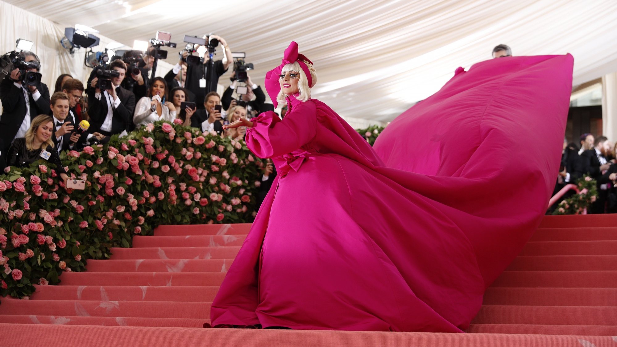 epaselect epa07552043 Lady Gaga arrives on the red carpet for the 2019 Met Gala, the annual benefit for the Metropolitan Museum of Art&#039;s Costume Institute, in New York, New York, USA, 06 May 2019. The event coincides with the Met Costume Institute&#039;s new spring 2019 exhibition, &#039;Camp: Notes on Fashion&#039;, which runs from 09 May until 08 September 2019.  EPA/JUSTIN LANE