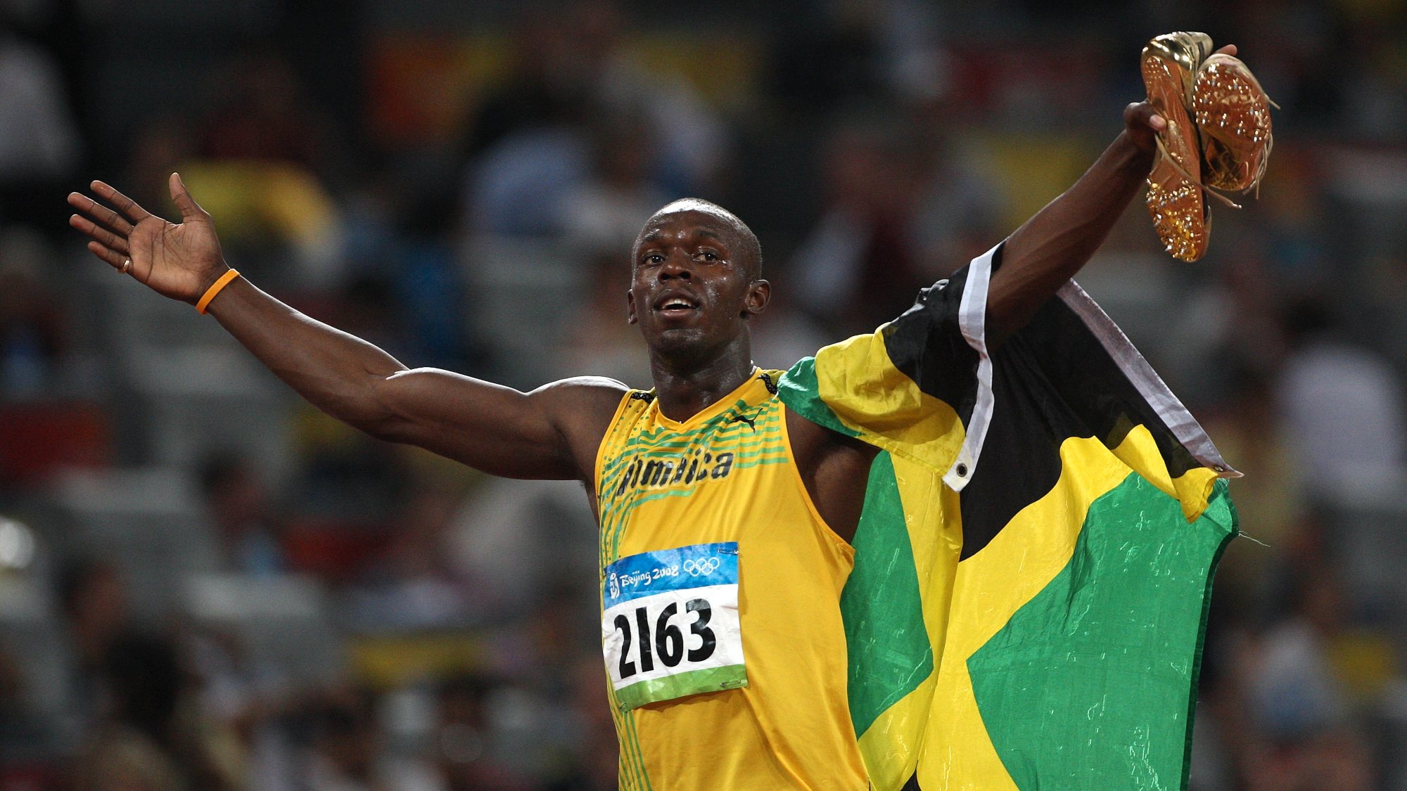 Usain Bolt ganhou a medalha de ouro nos 100 e nos 200 metros com recorde mundial nos Jogos de 2008, ficando sem o terceiro ouro nos 4x100 metros devido a um teste anti-doping positivo de Nesta Caster