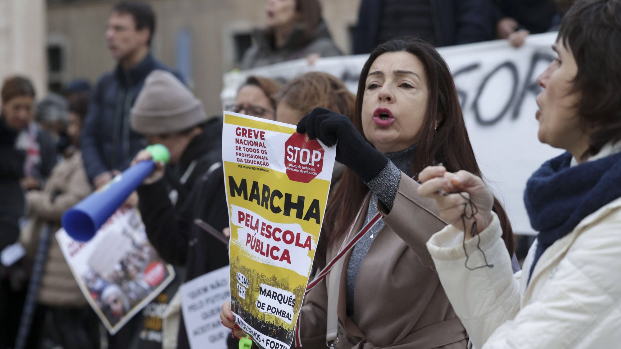 Protesto de professores em defesa da escola pública convocado pelo S.TO.P. - Sindicato de Todos os Profissionais da Educação junto à Câmara Municipal de Lisboa, 7 de janeiro de 2023.   MANUEL DE ALMEIDA/LUSA
