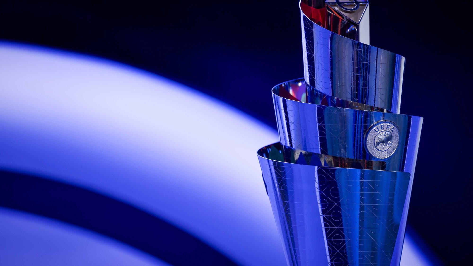 epa08267466 The Trophy on display during the UEFA Nations League 2020-21 Draw for the League A in Amsterdam, The Netherlands, 03 March 2020.  EPA/ROBIN VAN LONKHUIJSEN