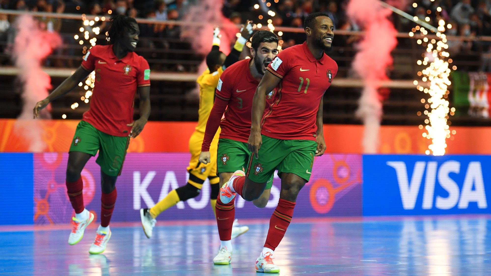 Portugueses Erick e Pany Varela candidatos a melhor jogador de futsal do  mundo – Observador