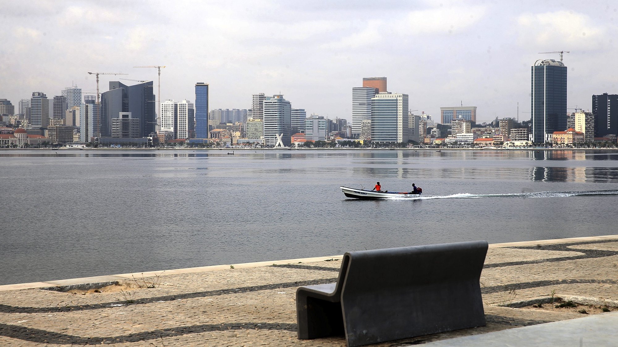 Marginal na baixa da cidade em Luanda, Angola, 23 de agosto de 2021.  AMPE ROGÉRIO/LUSA