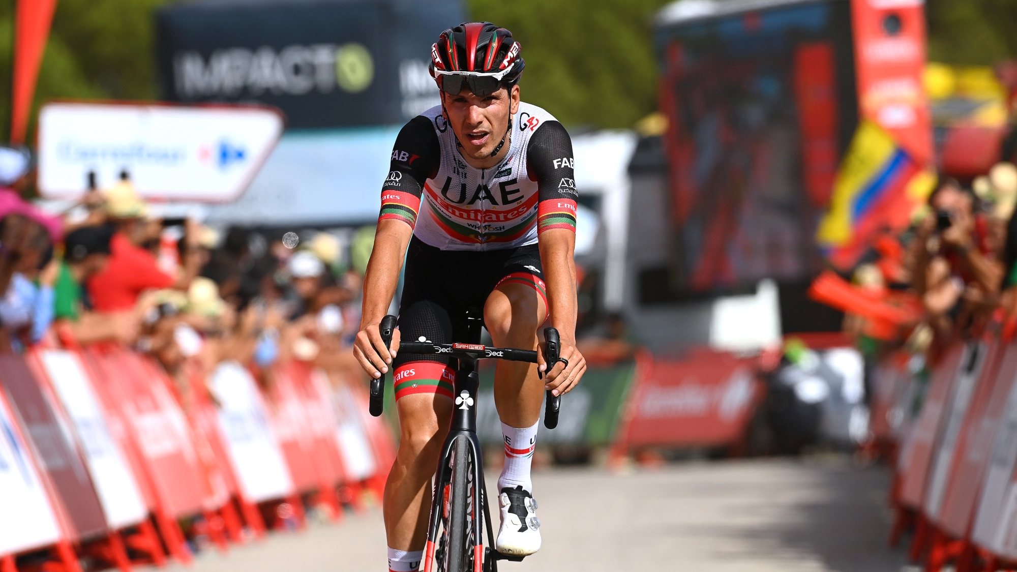 João Almeida fez mais um top 10 em etapas de alta montanha e conseguiu subir à quinta posição da geral da Vuelta