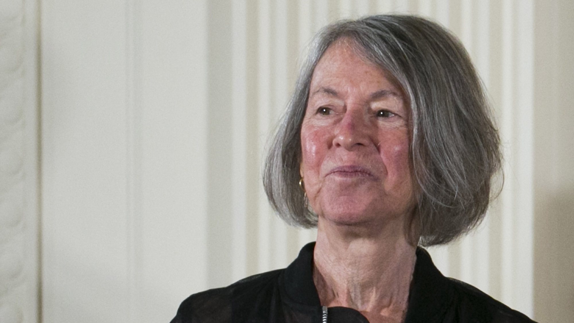 epa08728920 (FILE) - US poet Louise Gluck with the 2015 National Humanities Medal during a ceremony in the East Room of the White House in Washington, DC, USA, 22 September 2016 (reissued 08 October 2020). The 2020 Nobel Prize in Literature has been awarded to Louise Glueck, the Swedish Academy has announced.  EPA/SHAWN THEW *** Local Caption *** 53031868