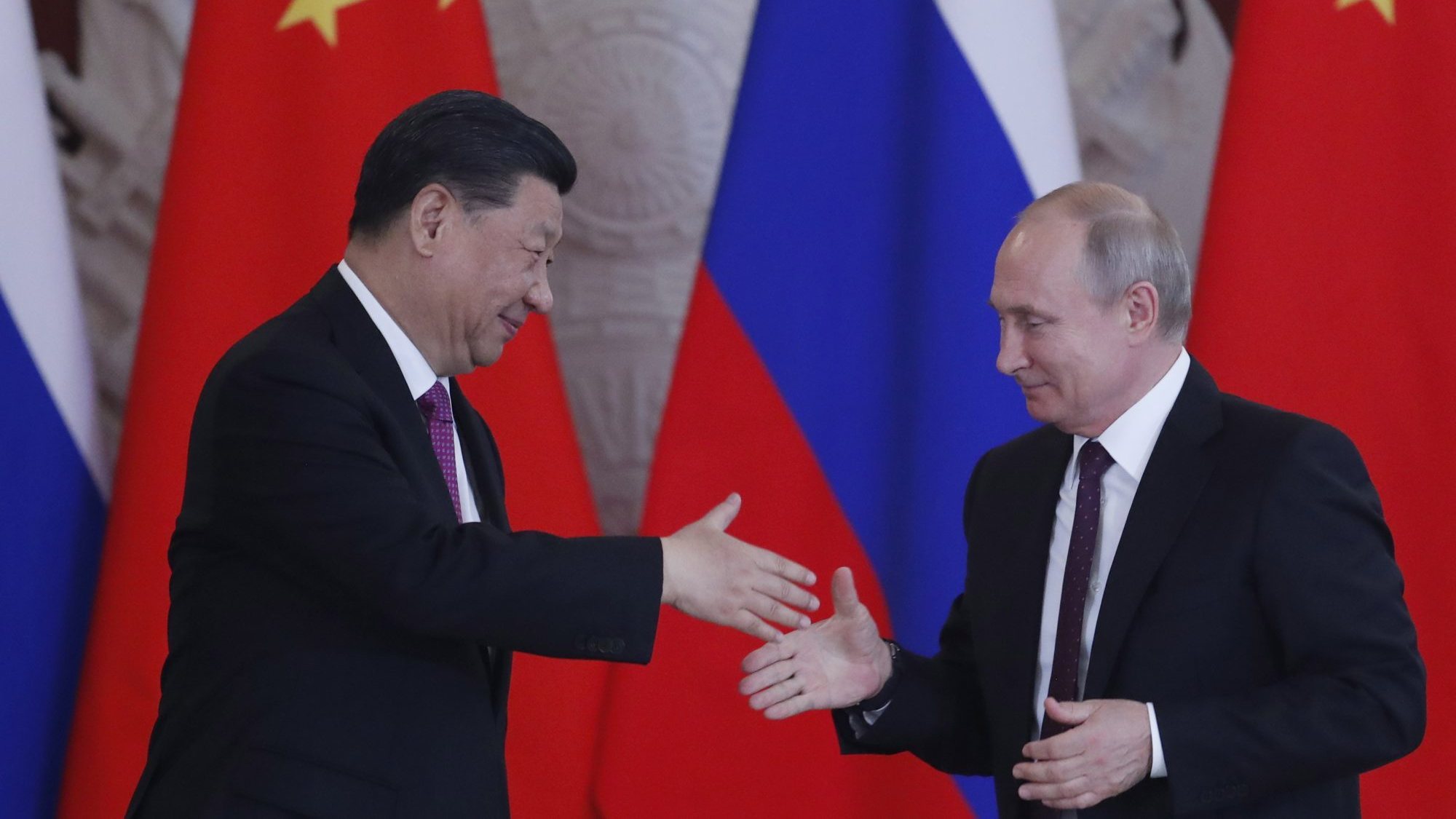 O Presidente chinês concordou com a “legitimidade das ações da Rússia para proteger os seus principais interesses nacionais”
