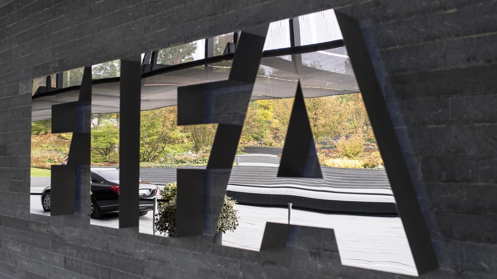 Logotipo da FIFA na sede da mesma, em Zurique, Suíça ,14 de outubro de 2016. EPA/ENNIO LEANZA