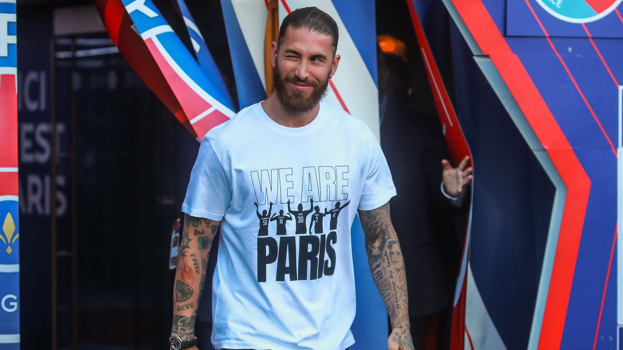 epa09414390 Paris Saint-Germain&#039;s new recruit Sergio Ramos arrives for his presentation to the fans prior to  the French Ligue 1 soccer match between Paris Saint Germain and Strasbourg at the Parc des Princes stadium in Paris, France, 14 August 2021.  EPA/CHRISTOPHE PETIT TESSON