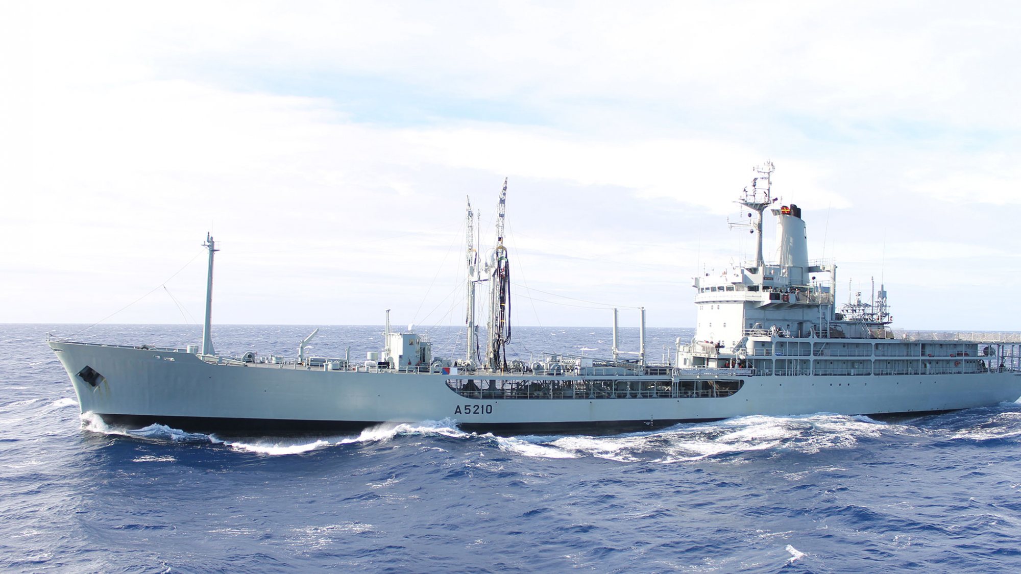 O navio reabastecedor Bérrio, o único ao serviço da Marinha portuguesa, foi mandado abater em janeiro de 2020 pelo anterior Chefe do Estado-Maior da Armada