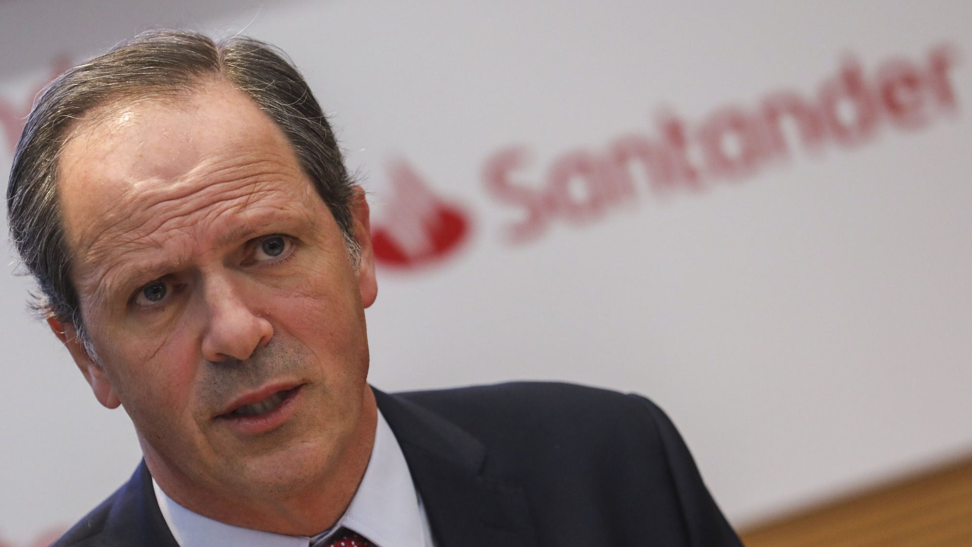 Pedro Castro e Almeida foi reconduzido para novo mandato à frente do Santander Portugal.