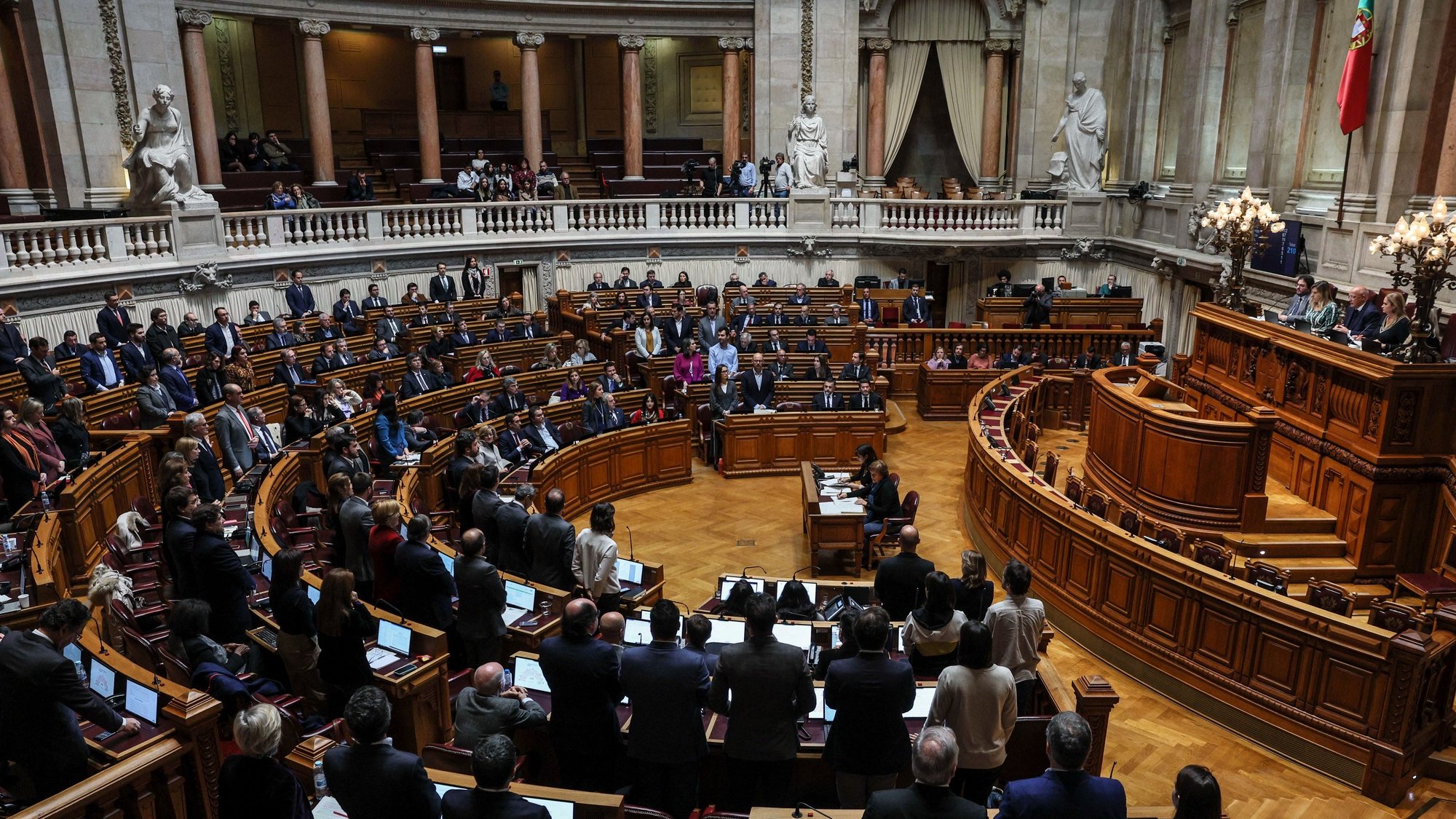 Deputados votam a favor da lei da despenalização da morte medicamente assistida, na Assembleia da República,em Lisboa, 09 dezembro 2022. MANUEL DE ALMEIDA/LUSA
