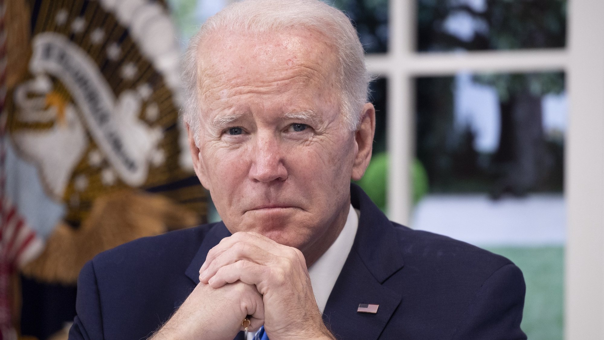 O presidente dos EUA, Joe Biden participa numa videoconferência para debater sobre a pandemia de Covid-19 no país