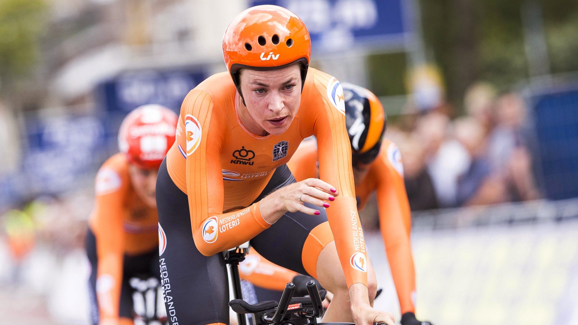 epa07760774 Dutch rider Amy Pieters (front) crosses the finish line during the Mixed Relay team time trial over 44.8km at the 2019 UEC Road Cycling European Championships in Alkmaar, Netherlands, 07 August 2019. The Dutch team won the gold medal.  EPA/VINCENT JANNINK
