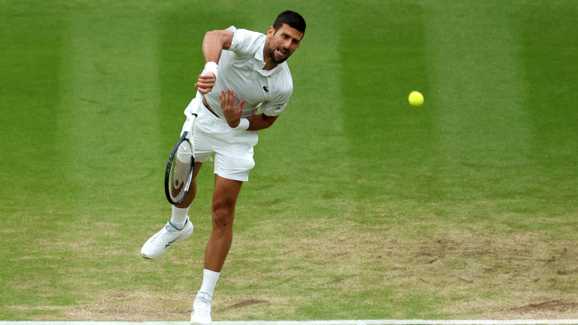 Novak Djokovic fechou a vitória frente ao Jannik Sinner no tie break, o 15.º consecutivo ganho em torneios do Grand Slam