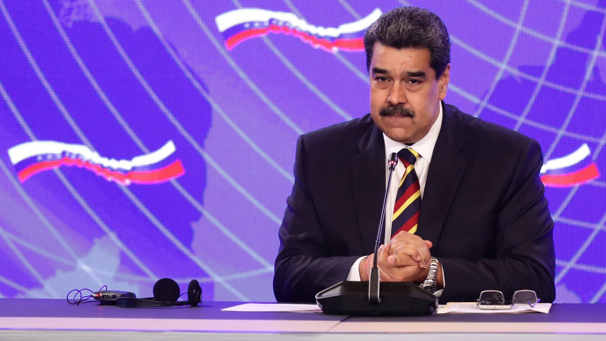 Venezuela pede resolução da crise e condena sanções contra a Rússia –  Observador